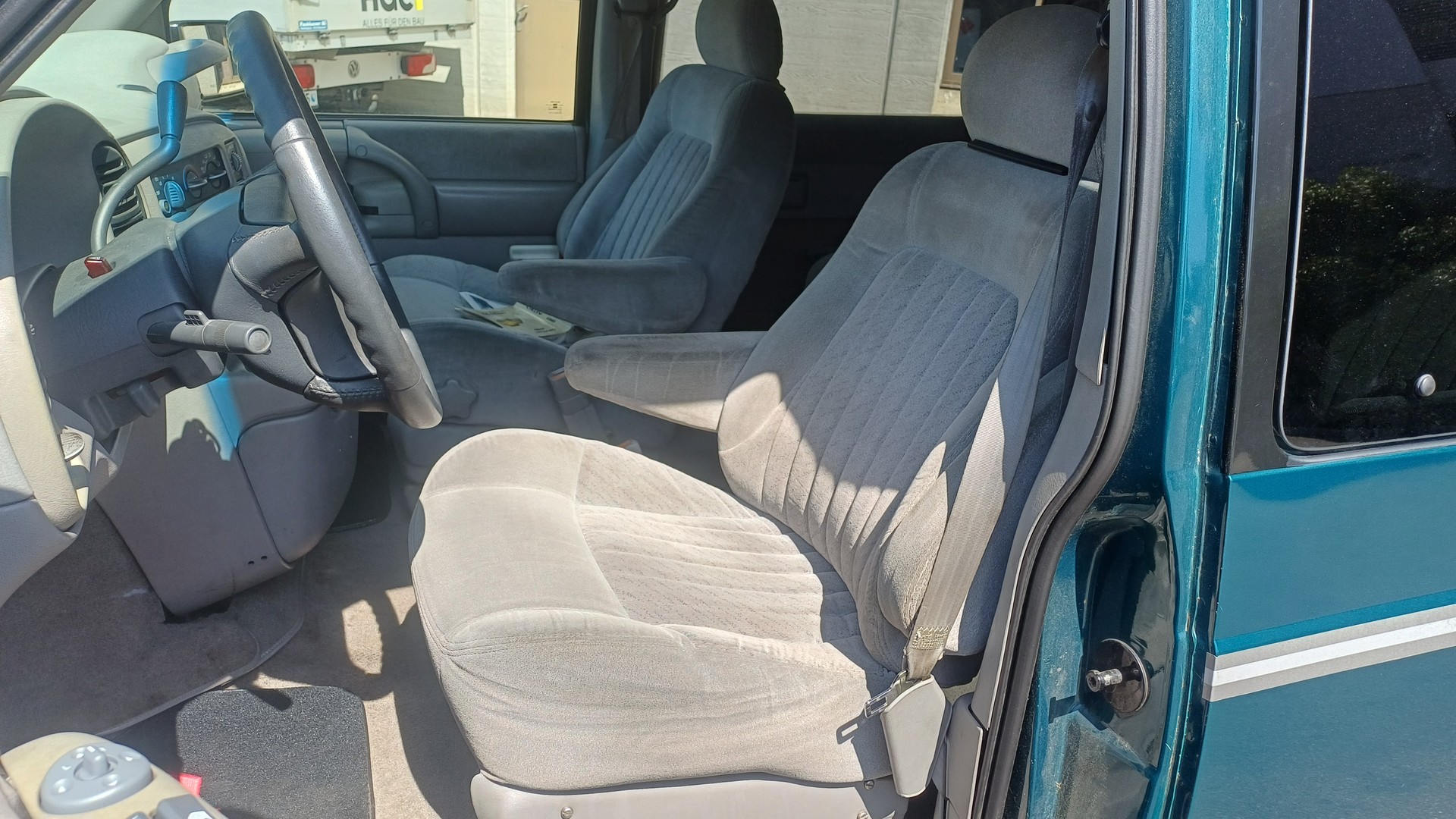 CHEVROLET Astro LT Extended 4x4-image-8