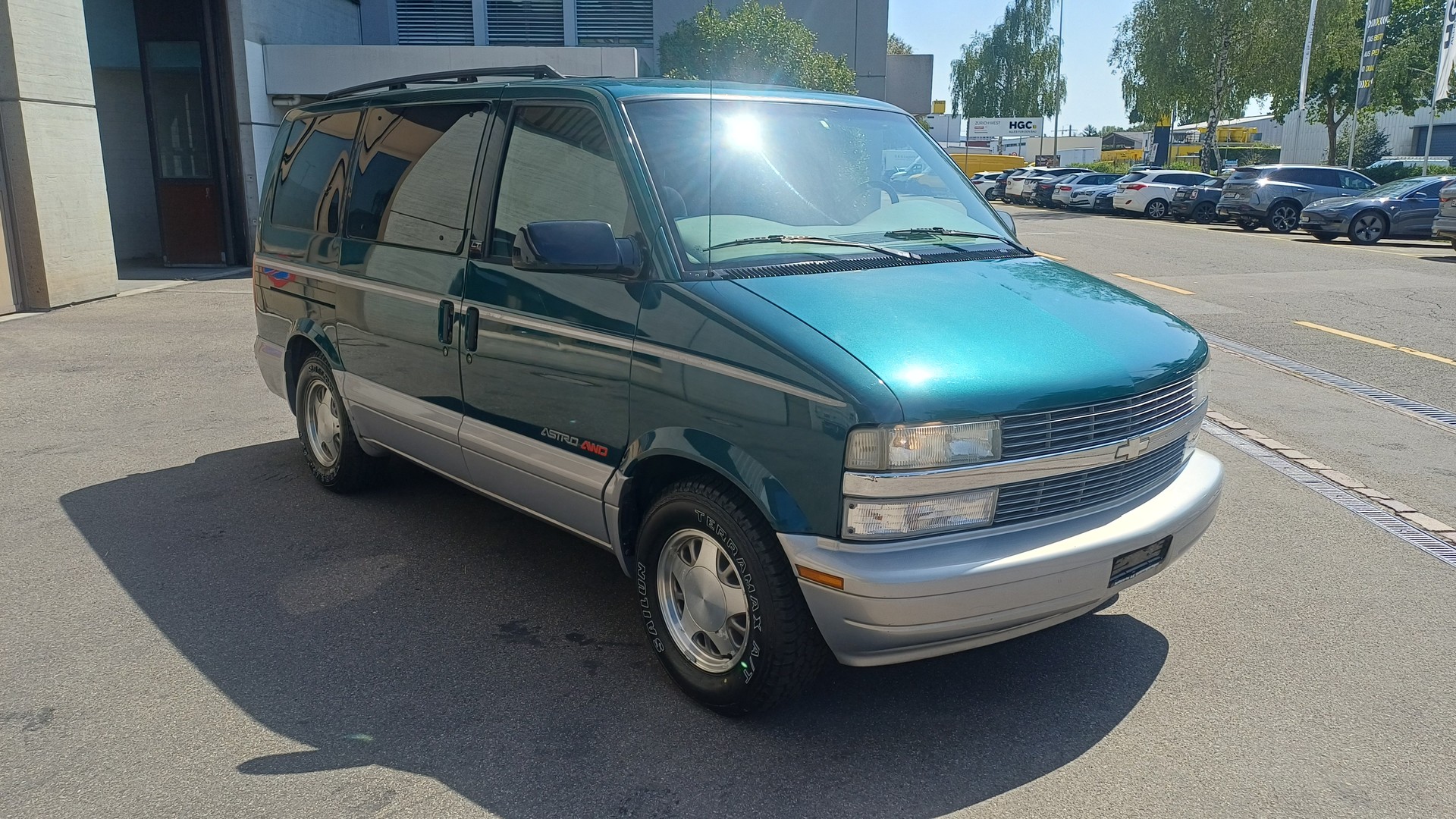 CHEVROLET Astro LT Extended 4x4-image-2