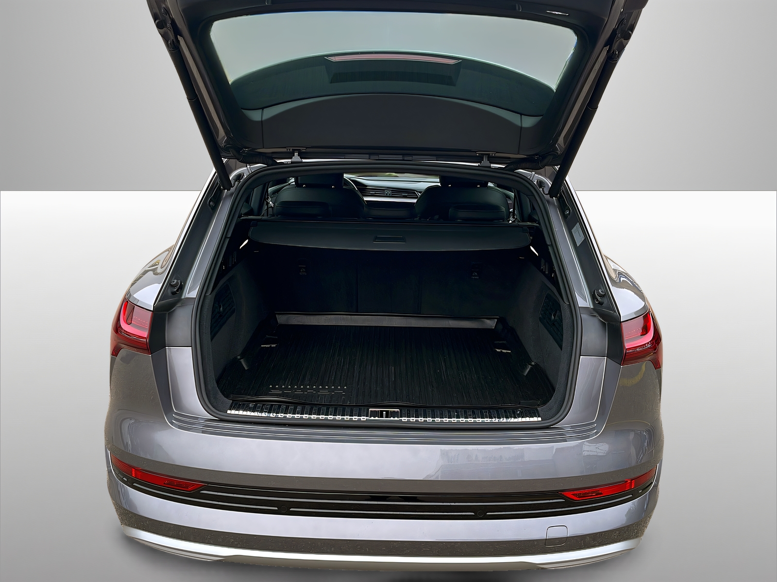 AUDI e-tron 55 Advanced quattro-image-11