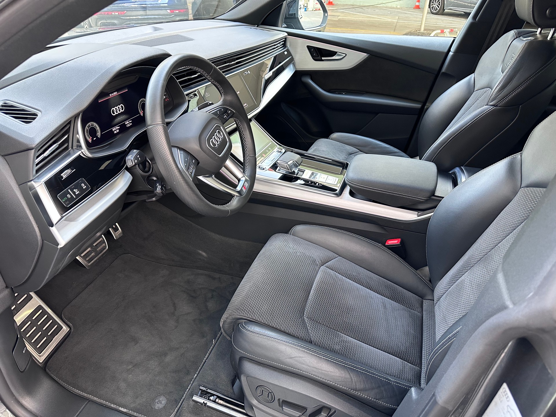 AUDI Q8 45 TDI quattro tiptronic-image-4