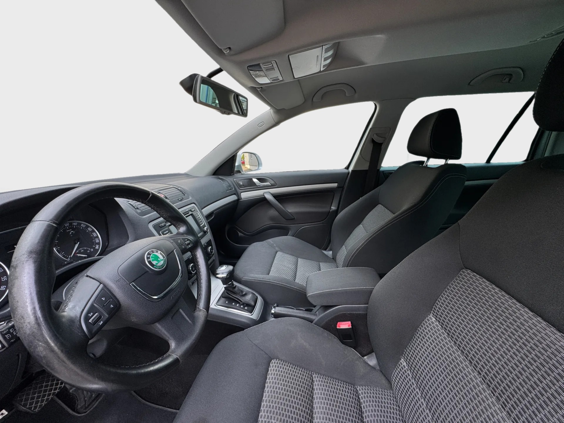 SKODA Octavia Combi 2.0 TDI Elegance DSG-image-8