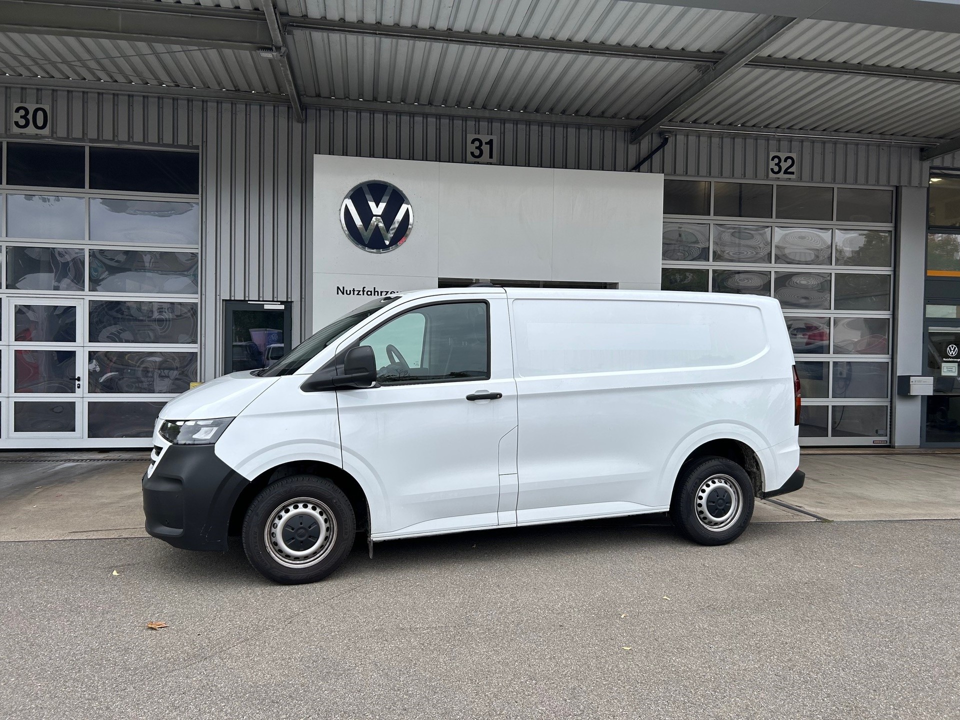 VW New Transporter Kastenwagen Automat 150PS TDI-showroom-element-1