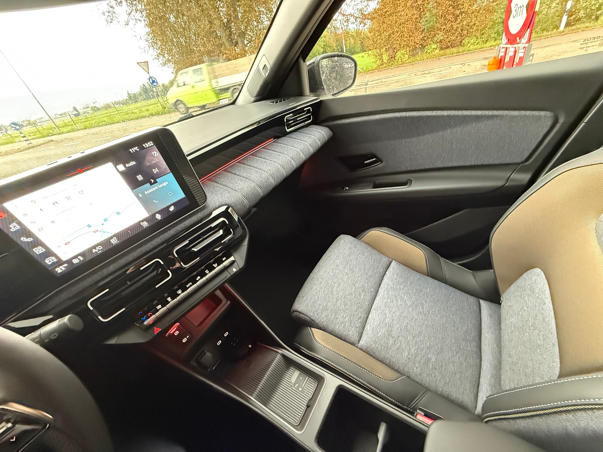 RENAULT R5 E-Tech Comfort Range 52 kWh VENDUE / VERKAUFT-image-9