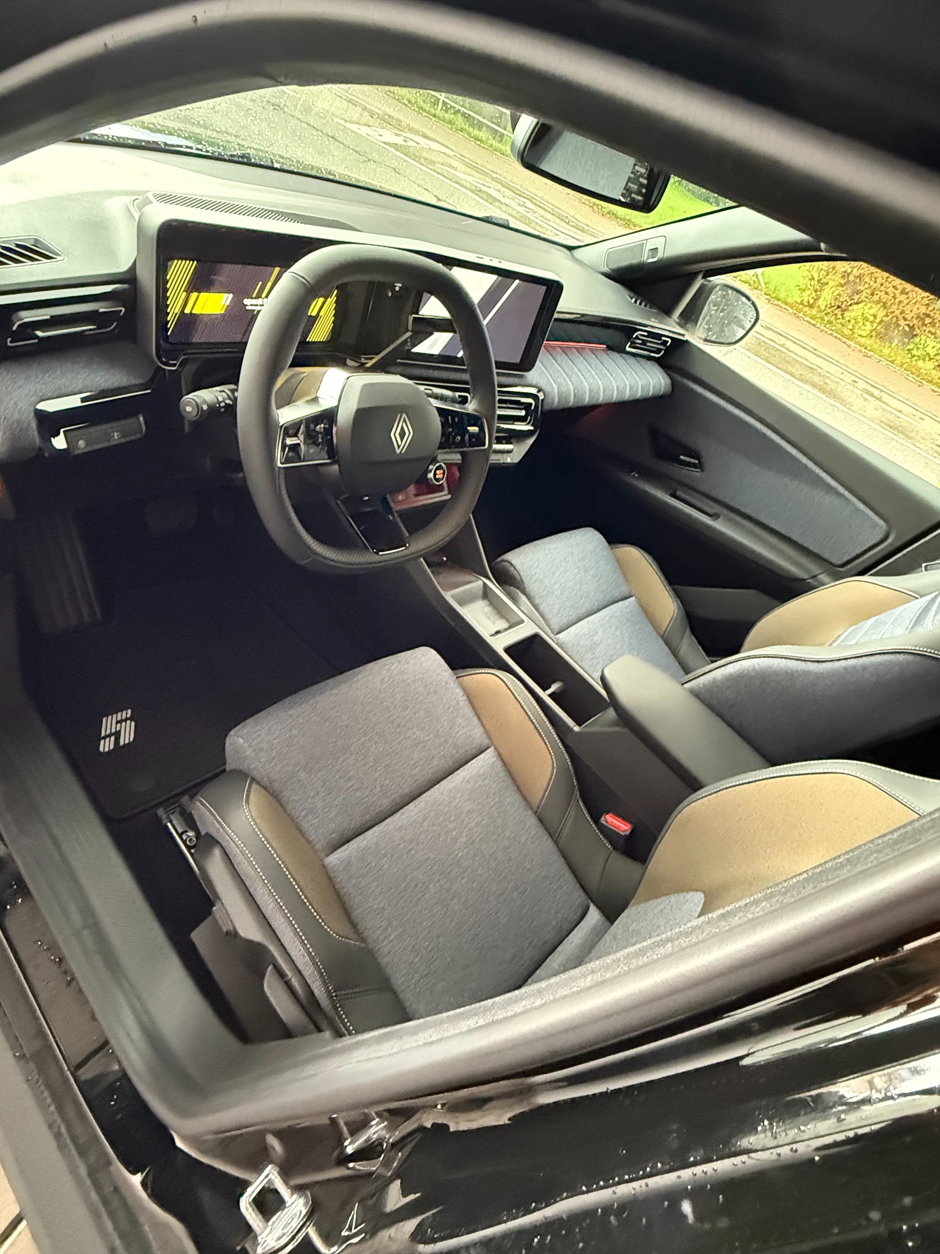 RENAULT R5 E-Tech Comfort Range 52 kWh VENDUE / VERKAUFT-image-8