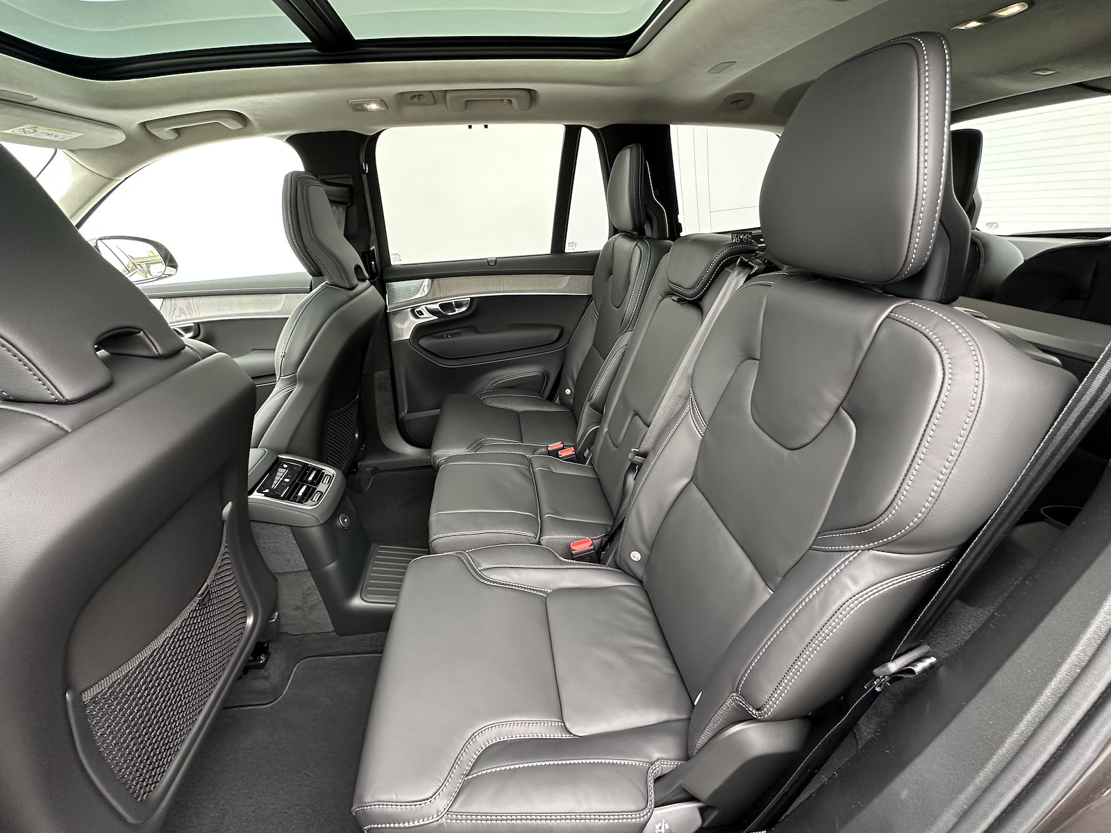 VOLVO XC90 2.0 T8 TE Ultra Dark eAWD-image-14