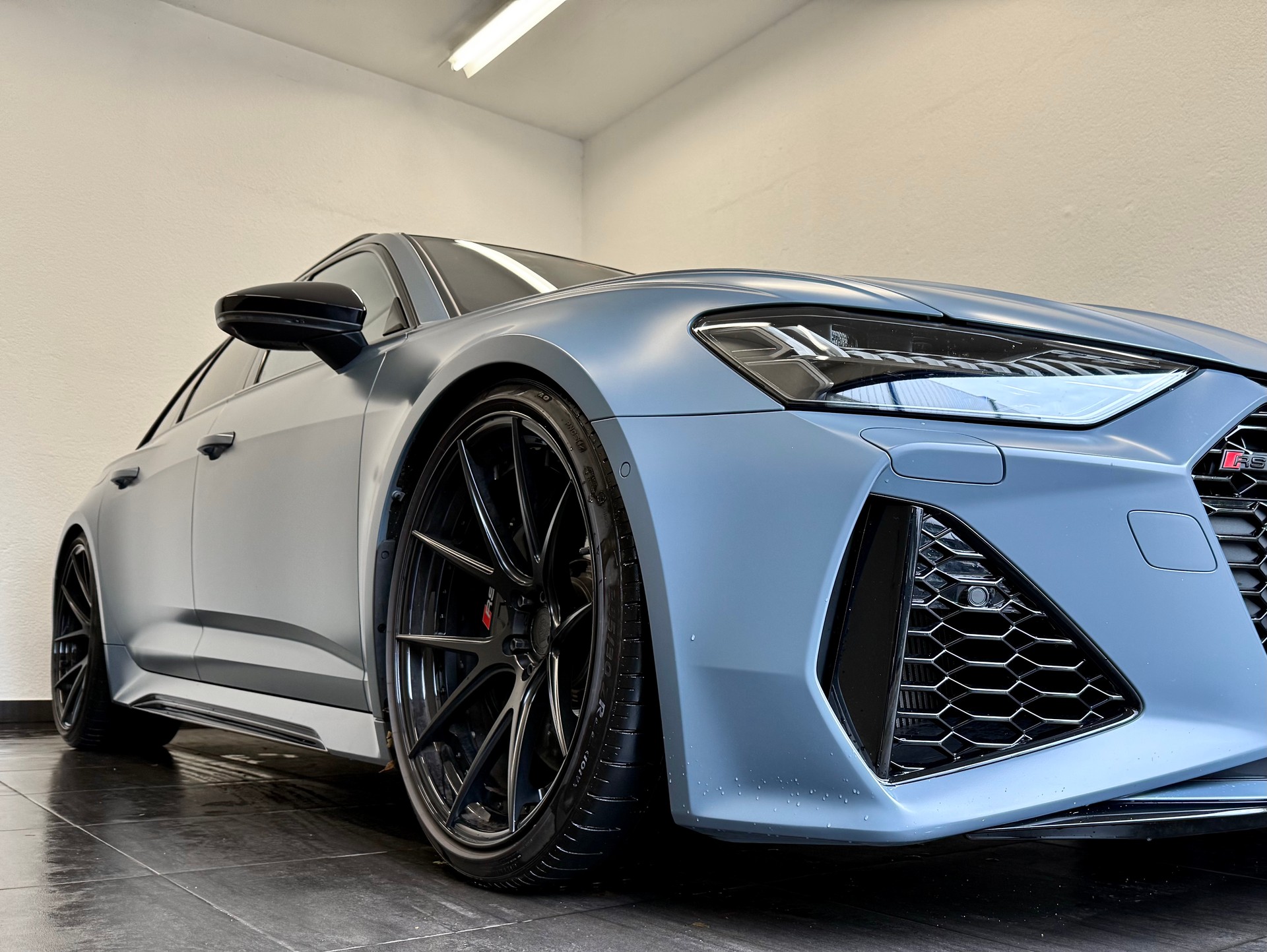 AUDI RS6 Avant 4.0 TFSI V8 quattro " 1 of 1"-image-2