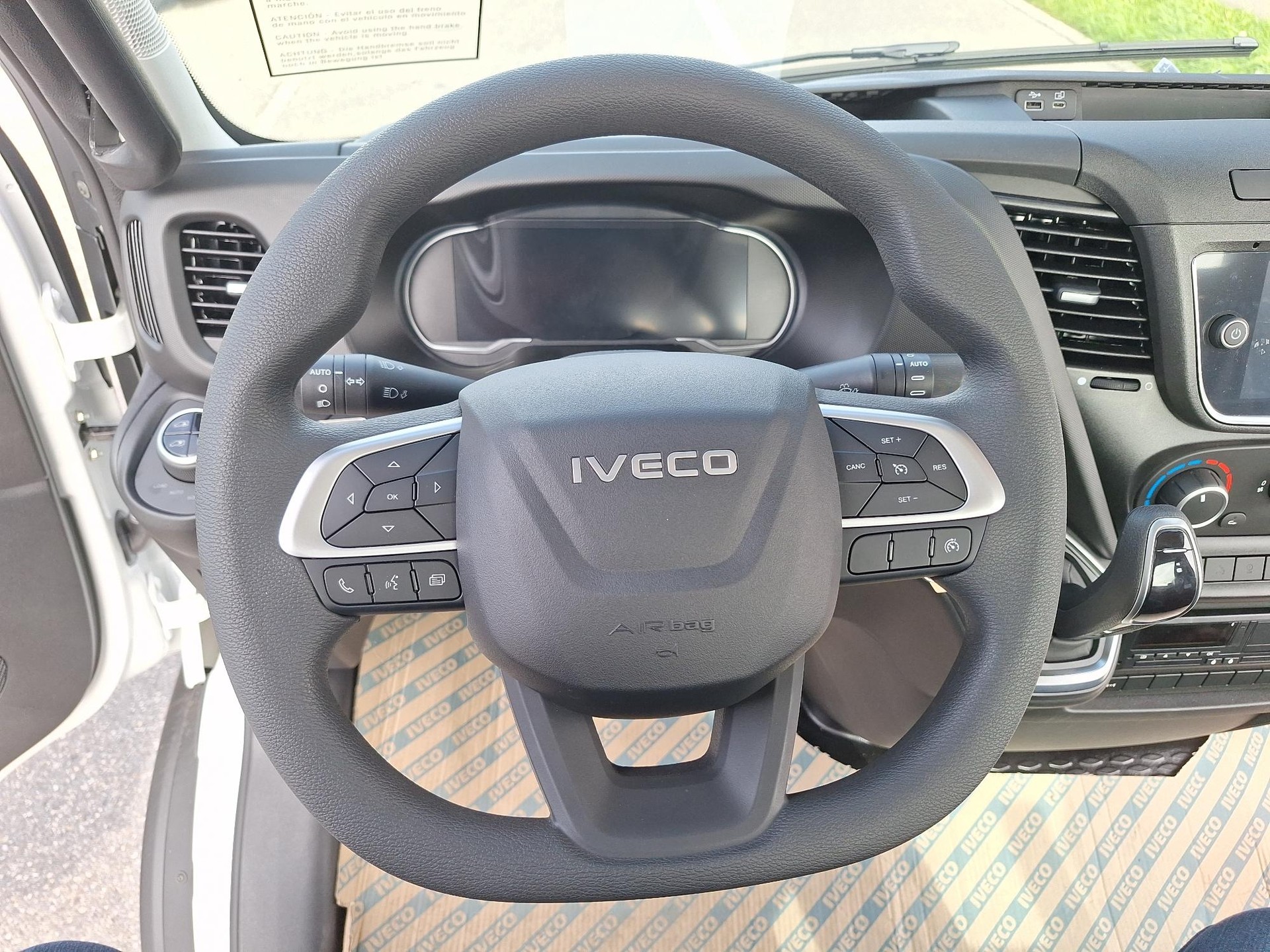 IVECO Schlepper-image-9