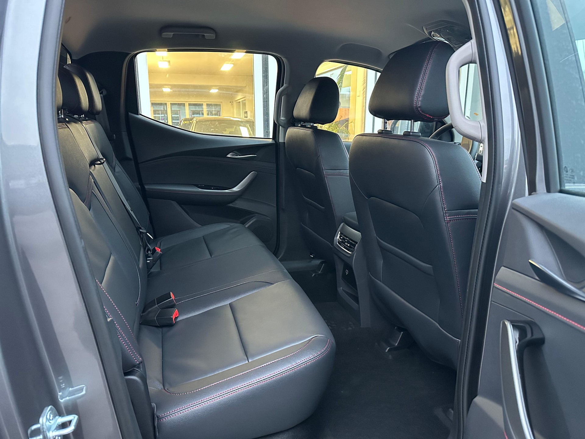 MAXUS T60 Max 2.0 TD Luxury-image-8