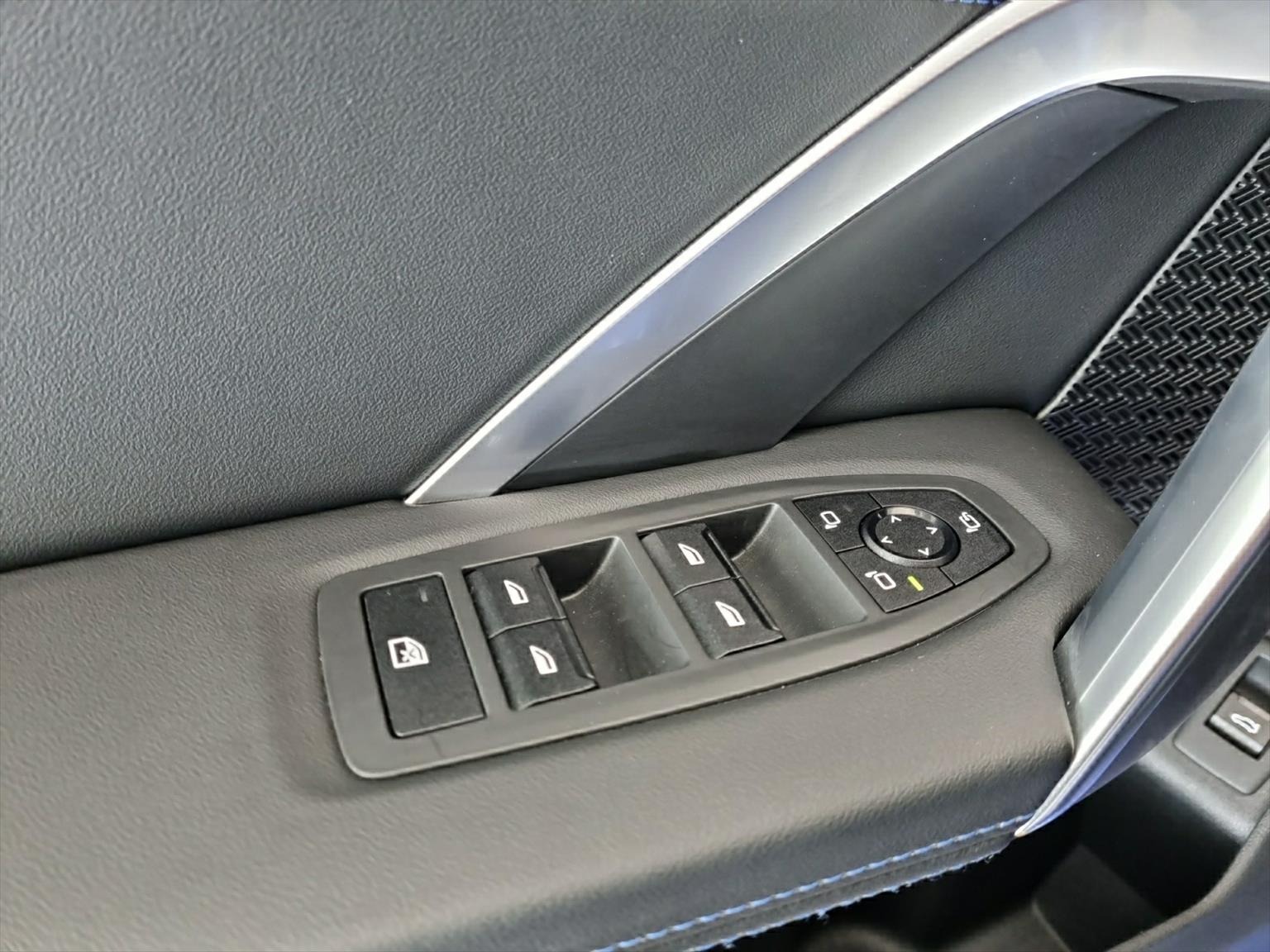 BMW X1 xDrive 20d 48V M Sport Hybrid-image-8