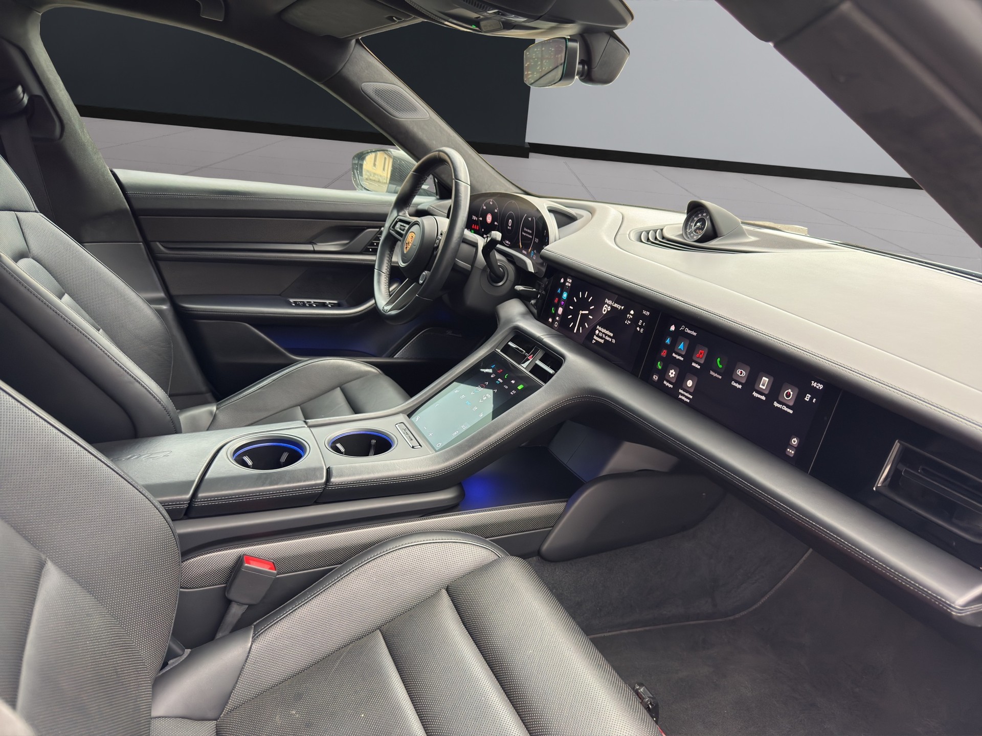 PORSCHE Taycan Turbo S-image-15