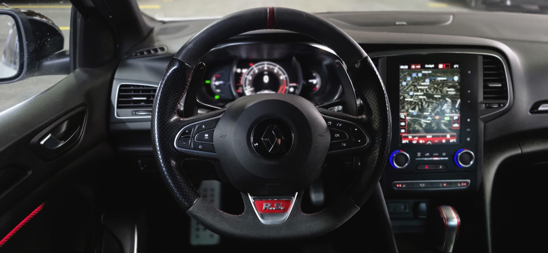 RENAULT Mégane Trophy 300 EDC-image-11