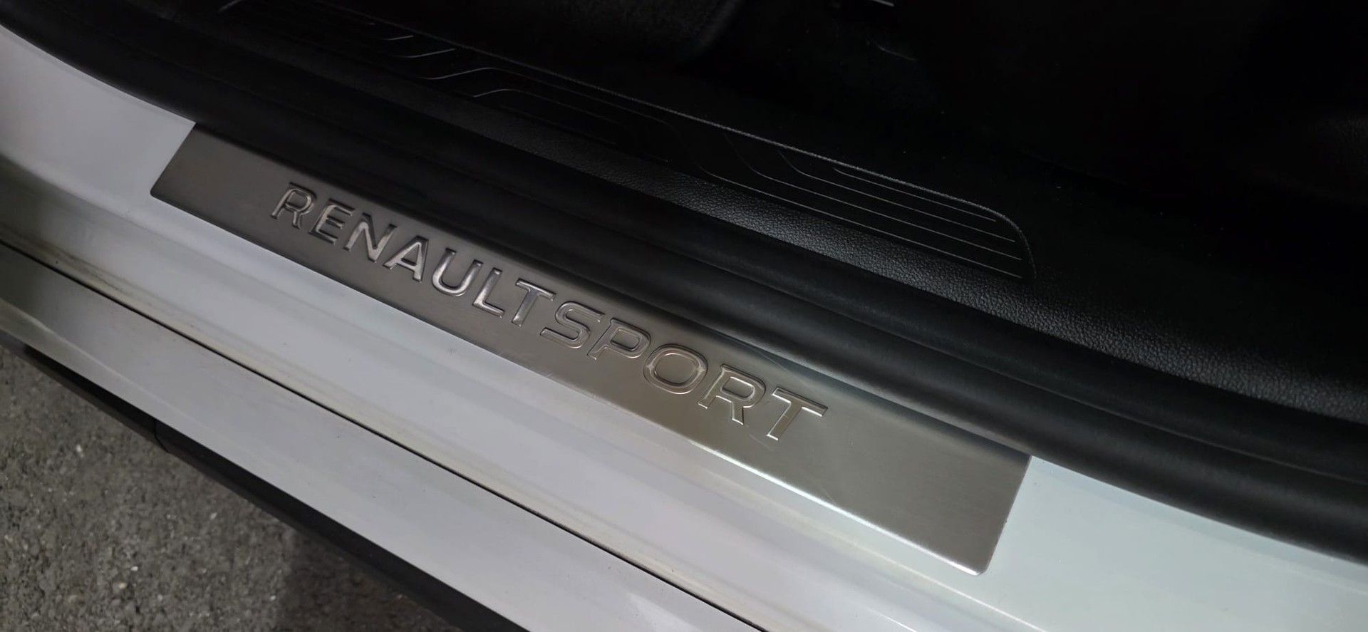RENAULT Mégane Trophy 300 EDC-image-17