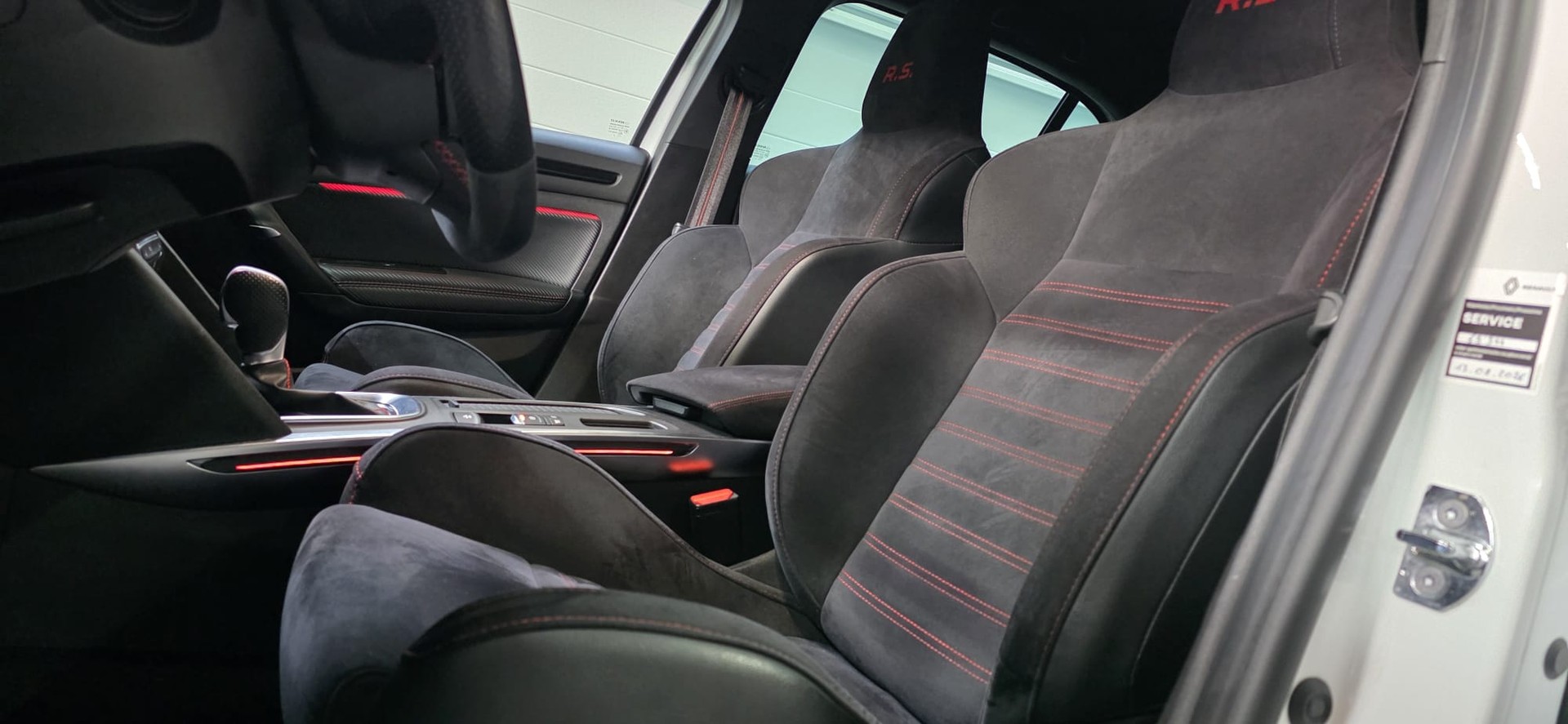 RENAULT Mégane Trophy 300 EDC-image-9