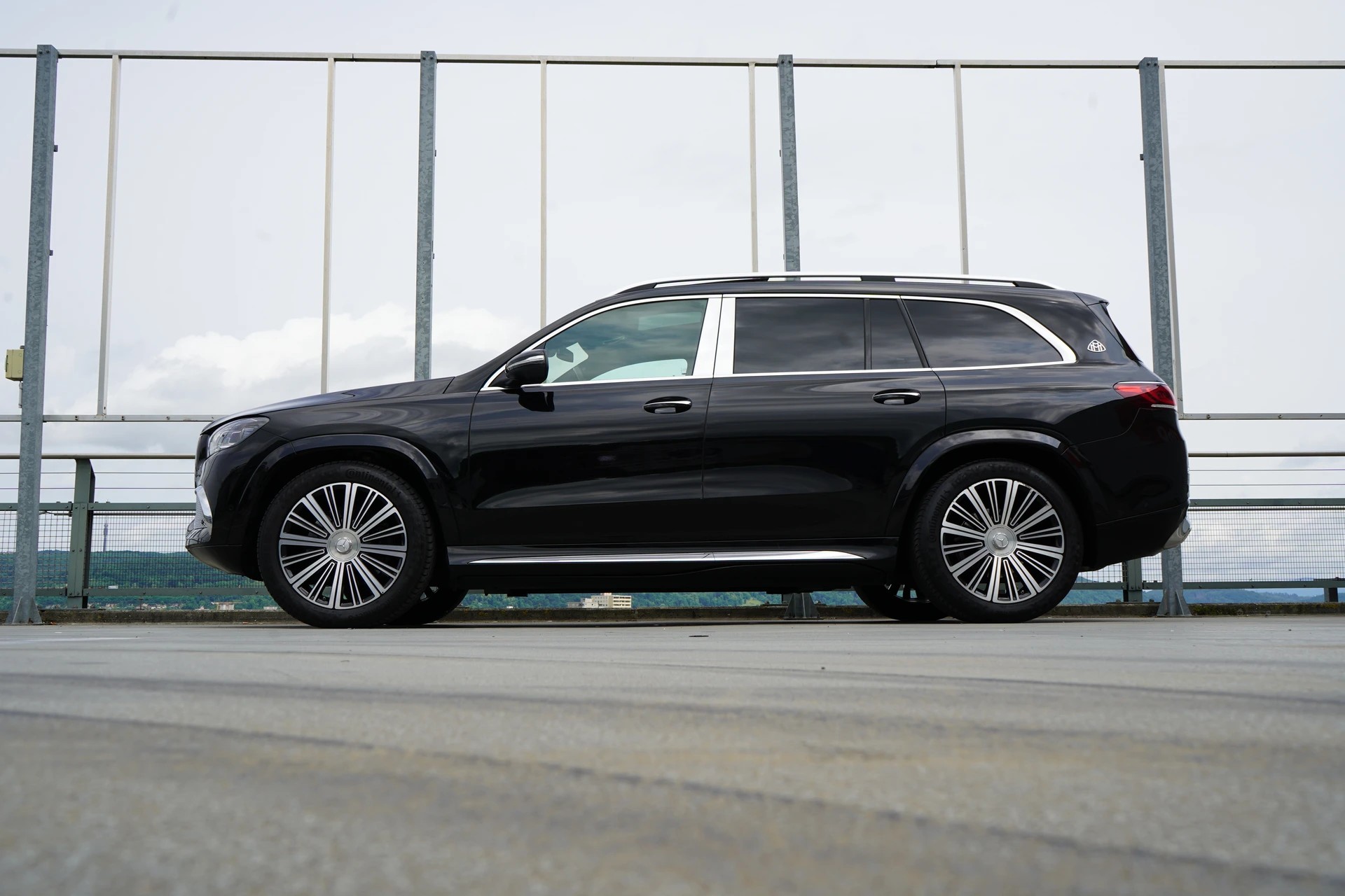 MERCEDES-BENZ GLS MAYBACH 600 9G-TRONIC l 558 PS-showroom-element-3