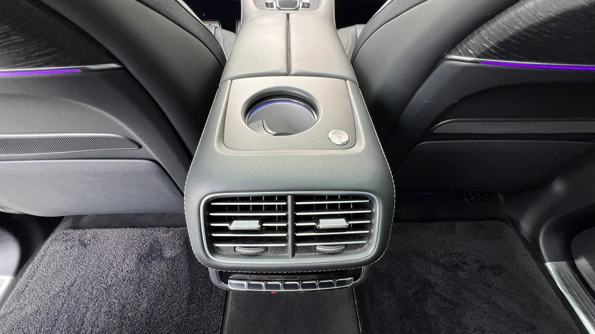 MERCEDES-BENZ GLS MAYBACH 600 9G-TRONIC l 558 PS-image-22