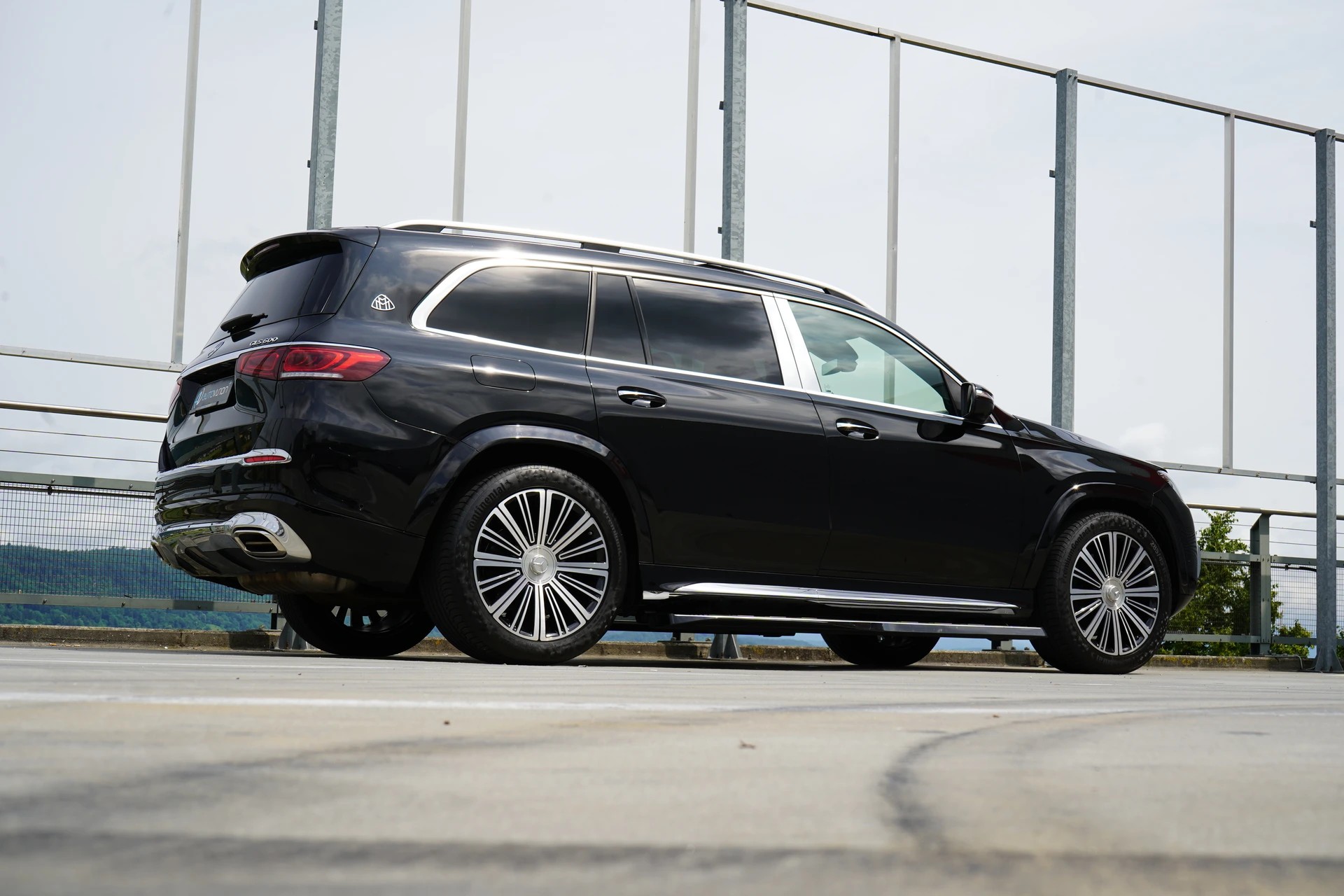 MERCEDES-BENZ GLS MAYBACH 600 9G-TRONIC l 558 PS-image-9