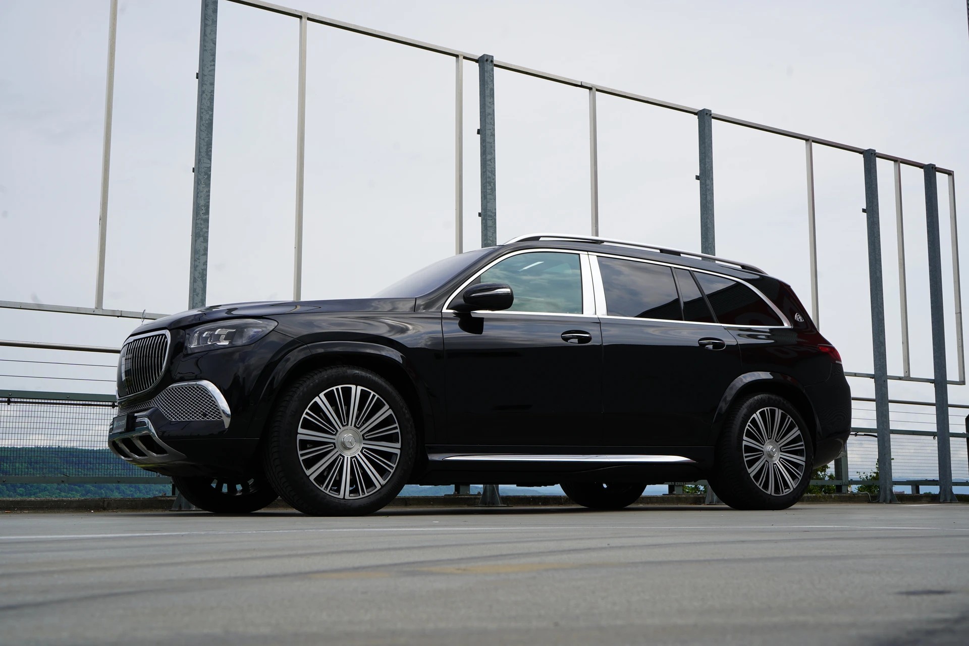 MERCEDES-BENZ GLS MAYBACH 600 9G-TRONIC l 558 PS-image-8
