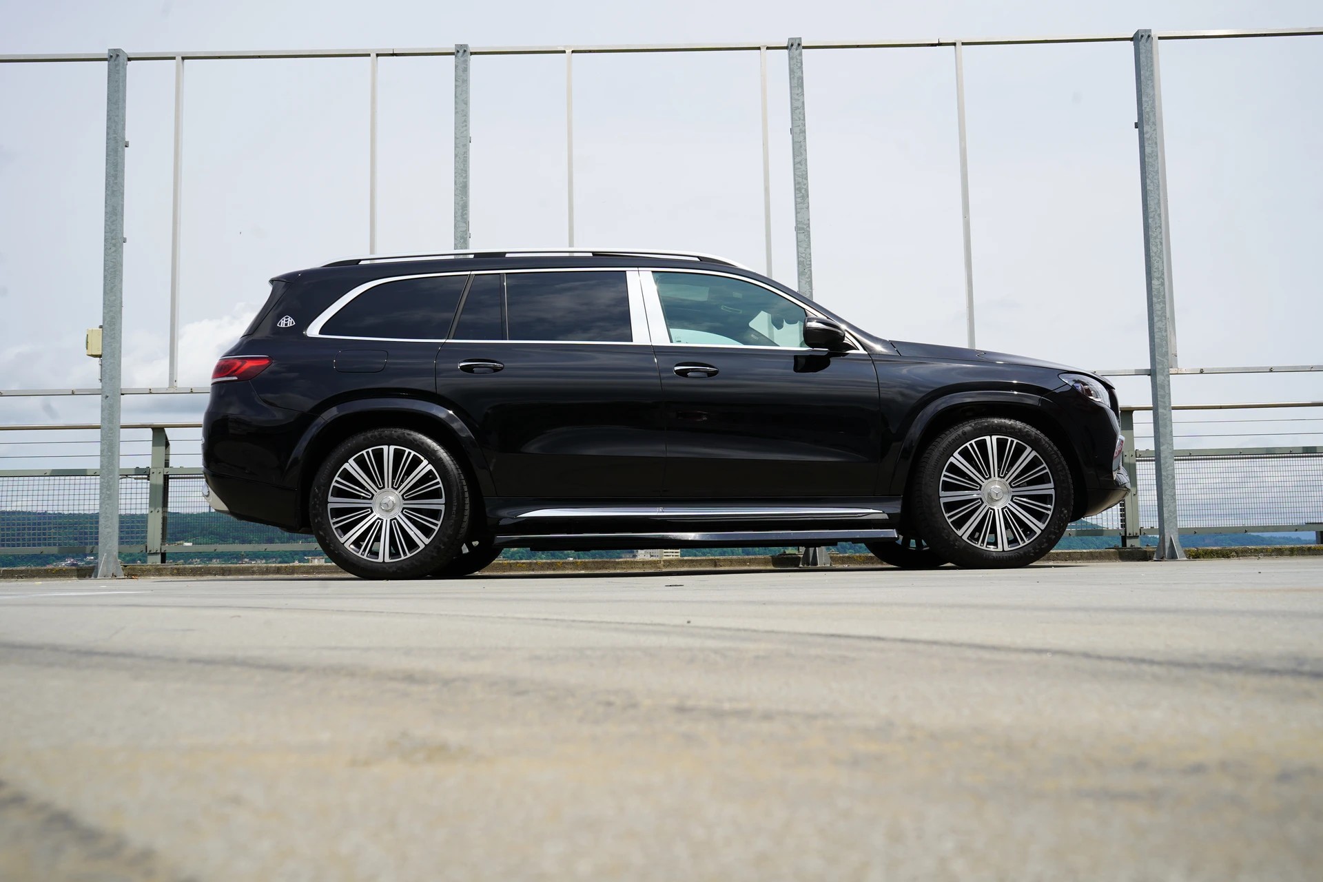 MERCEDES-BENZ GLS MAYBACH 600 9G-TRONIC l 558 PS-showroom-element-2