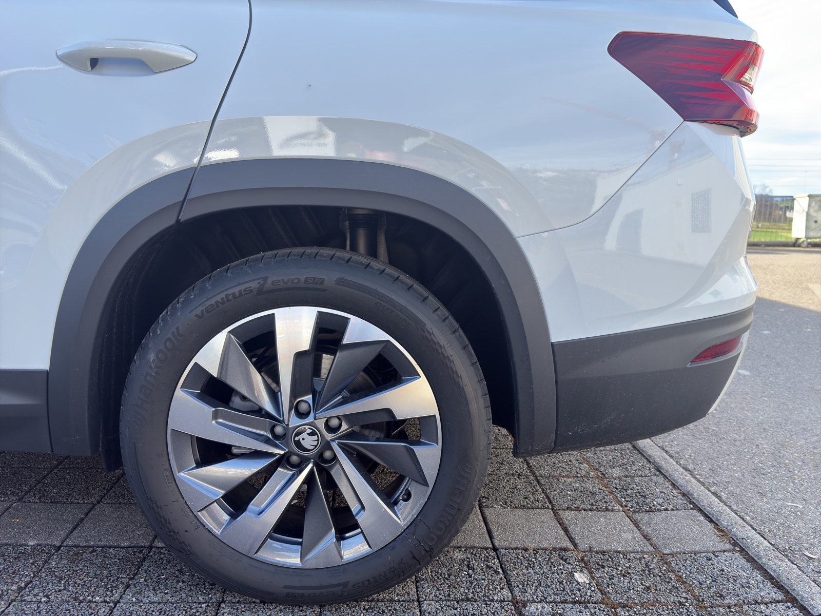 SKODA Kodiaq 2.0 TDI Selection-image-14