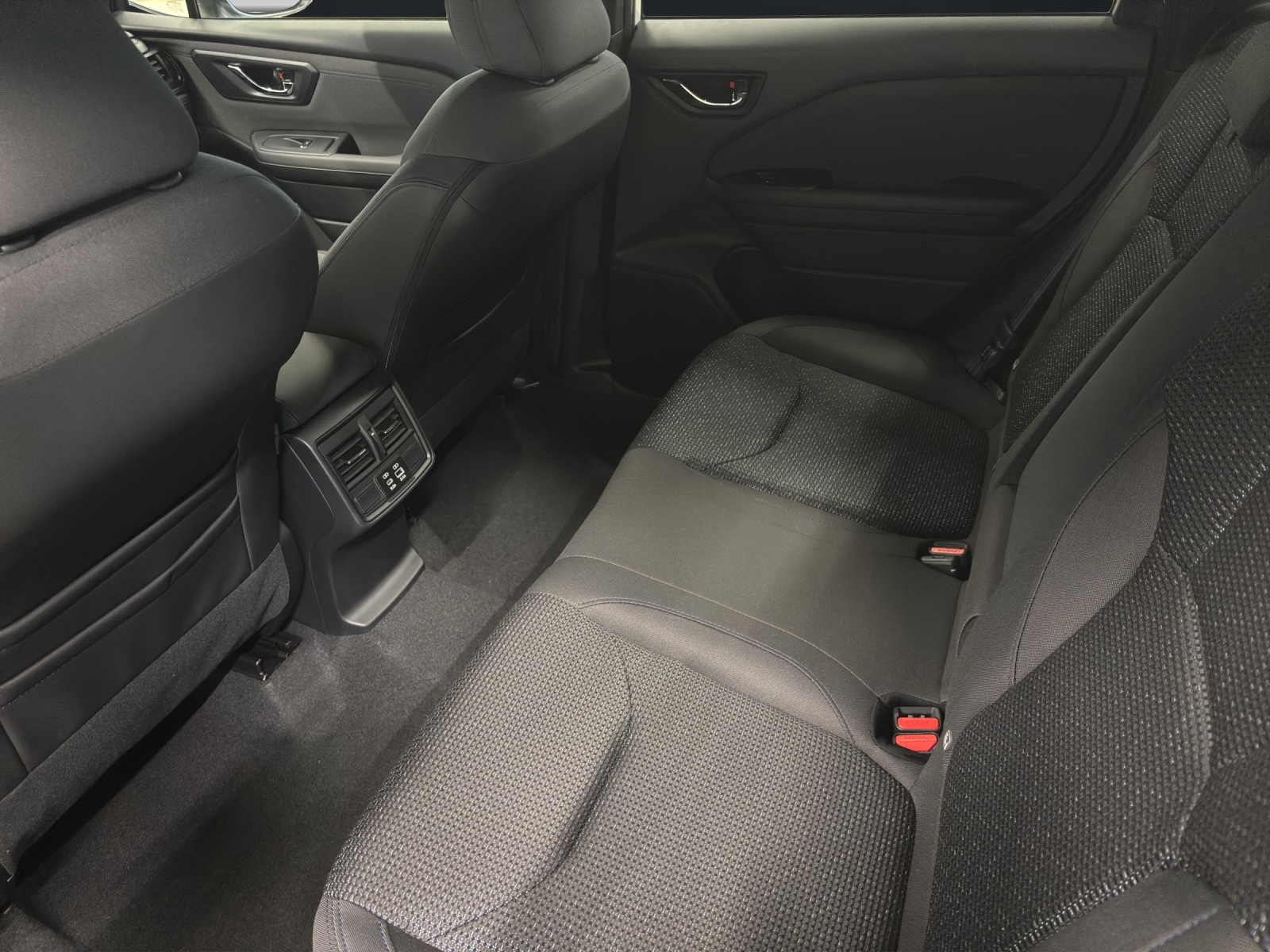 SUBARU Forester Station 2.0i e-Boxer Swiss Plus-image-10
