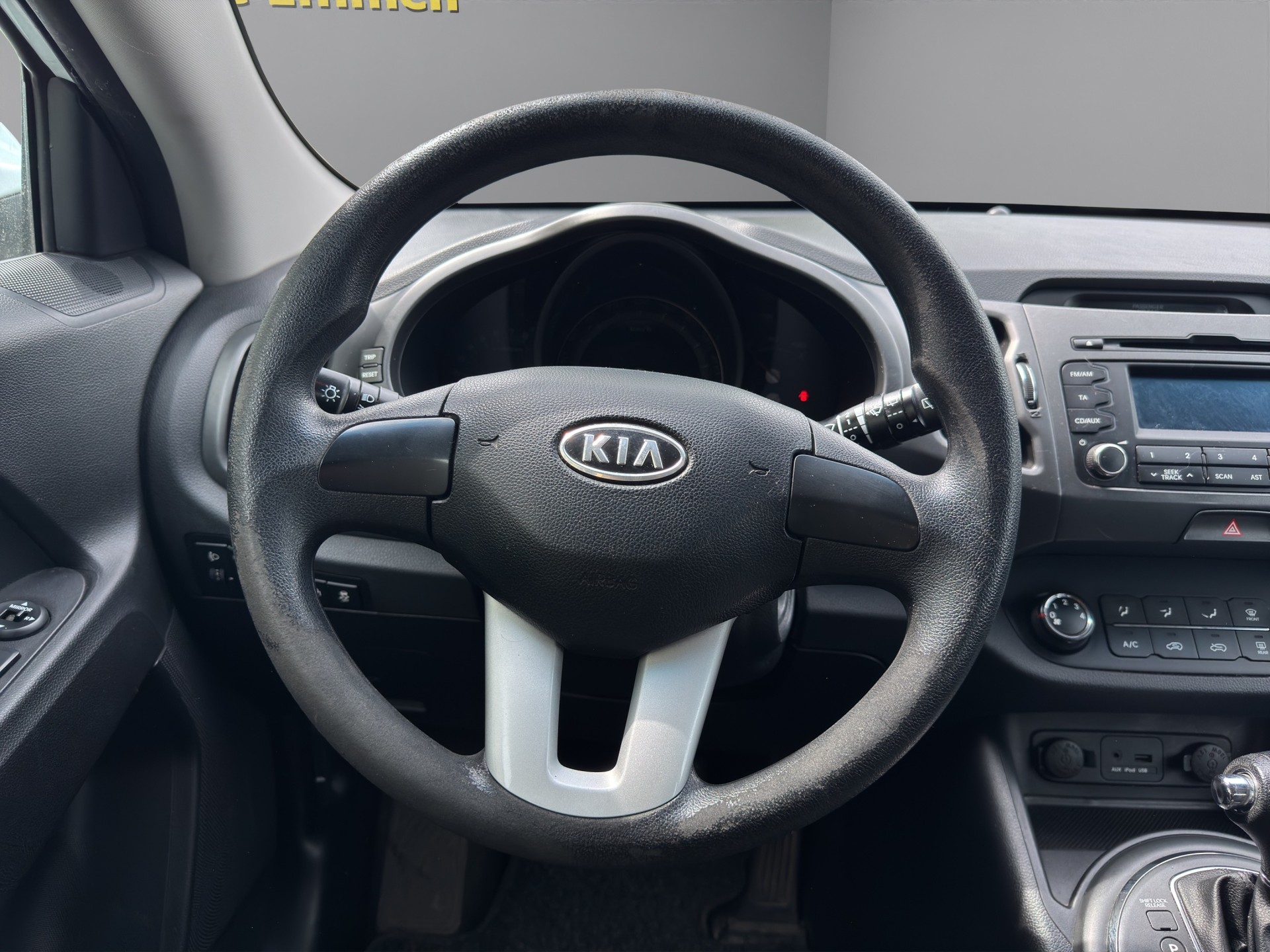 KIA Sportage 2.0 Trend 4WD Automatic-image-12