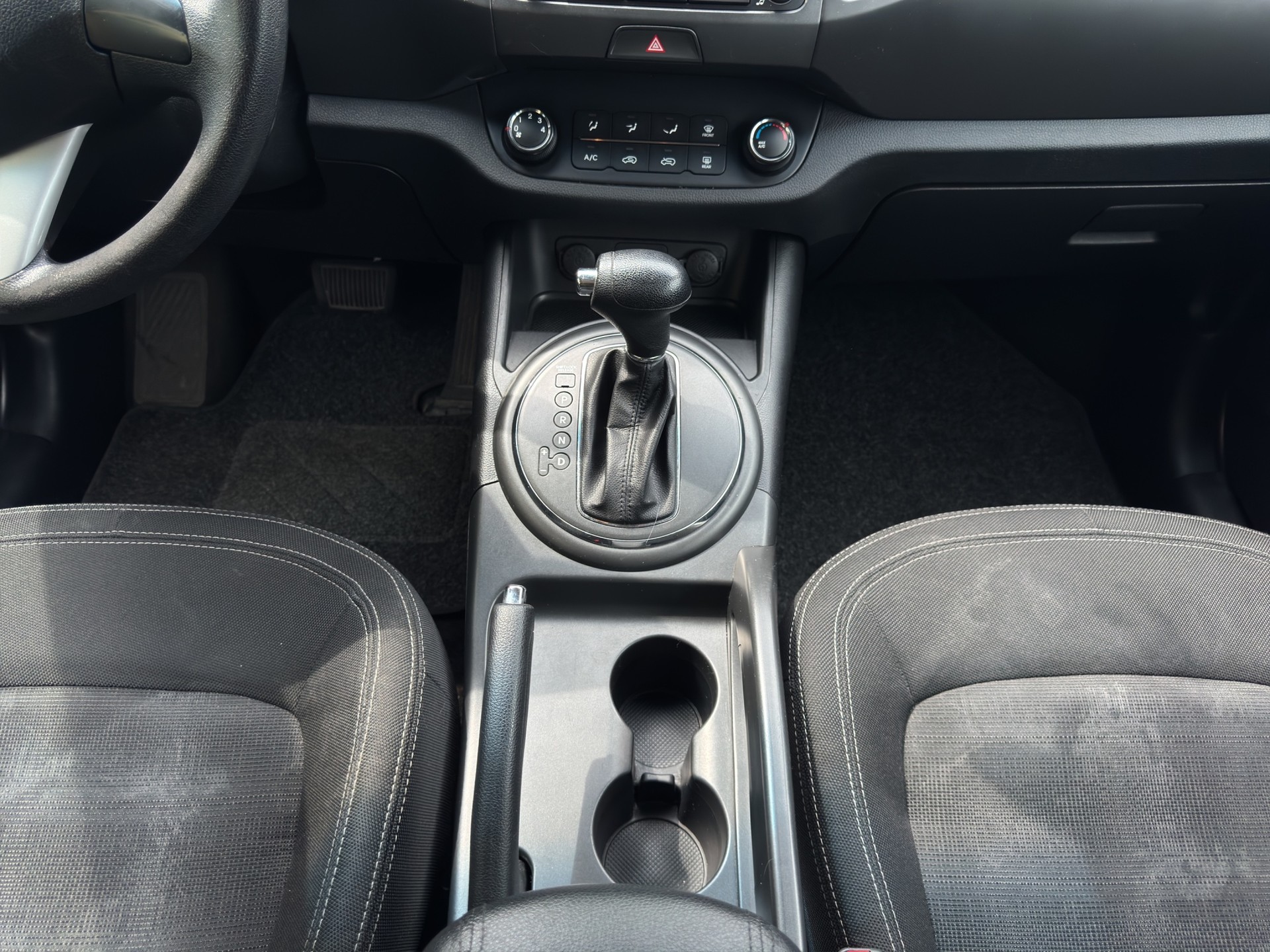 KIA Sportage 2.0 Trend 4WD Automatic-image-14