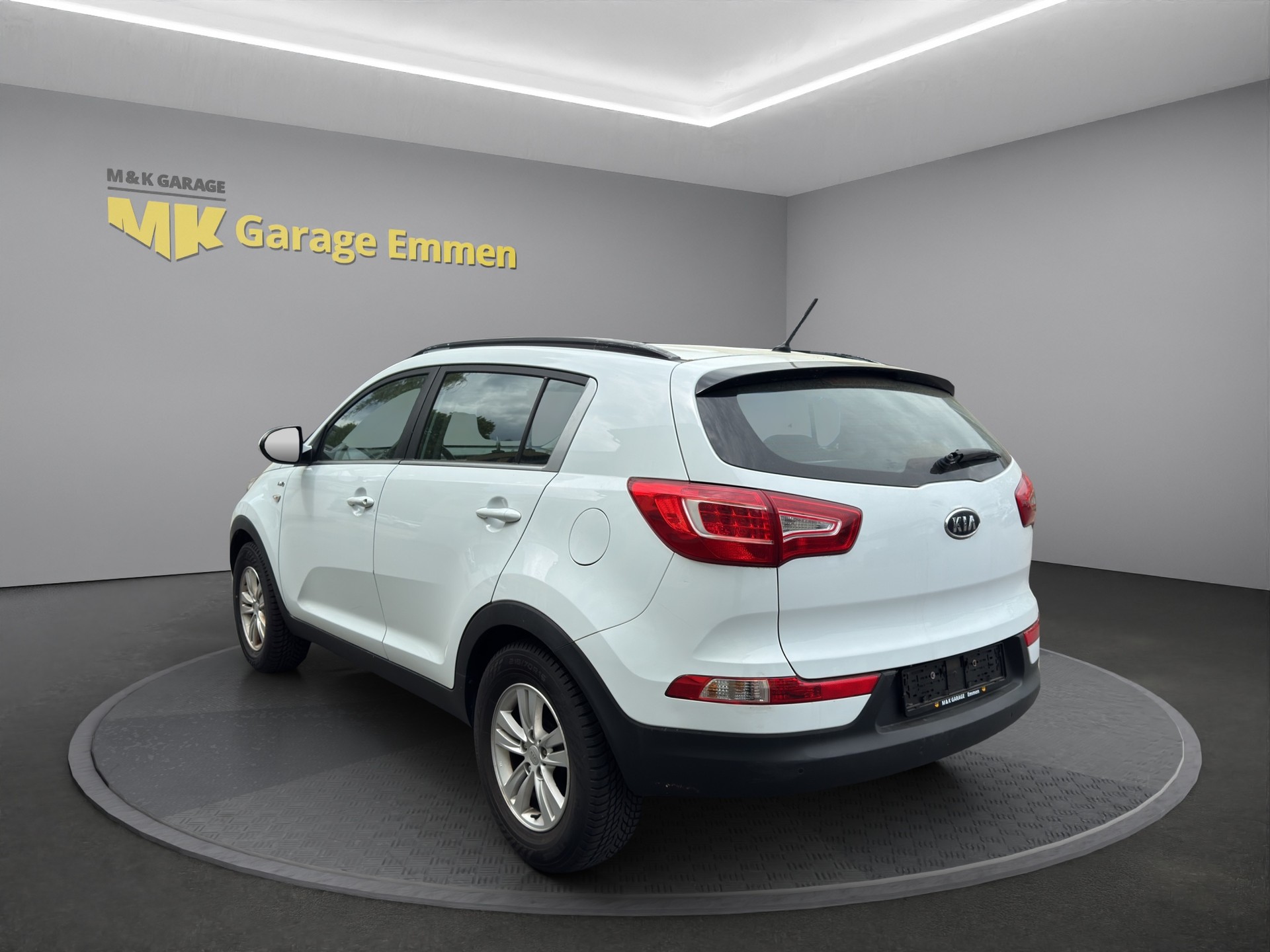 KIA Sportage 2.0 Trend 4WD Automatic-image-2