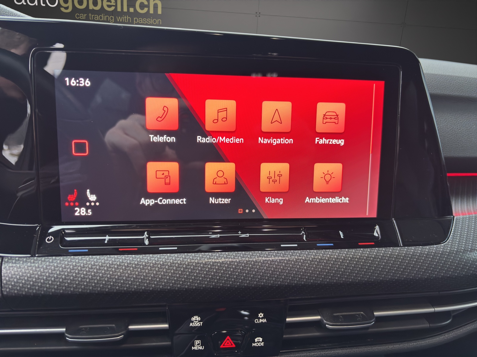 VW Golf Variant 1.5 eTSI mHEV R-Line-image-8