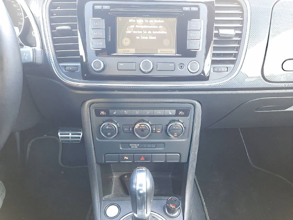 VW Beetle 2.0 TSI Sport DSG-image-12