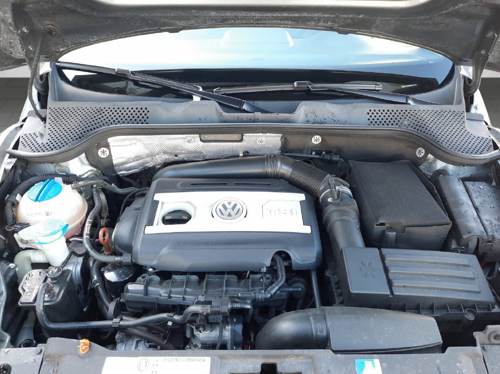 VW Beetle 2.0 TSI Sport DSG-image-15