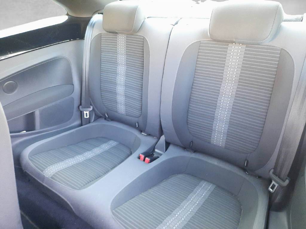 VW Beetle 2.0 TSI Sport DSG-image-4