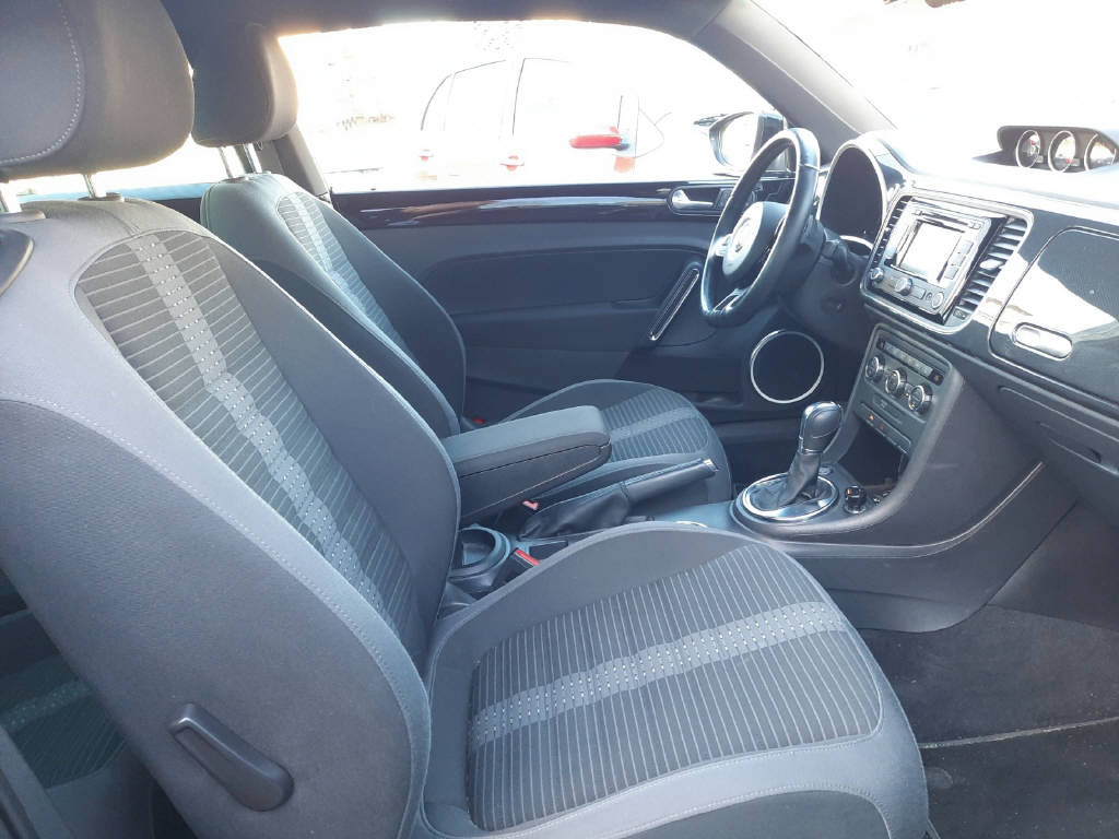 VW Beetle 2.0 TSI Sport DSG-image-6