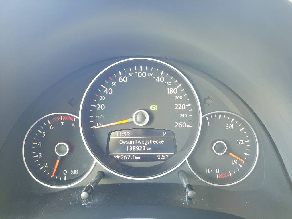 VW Beetle 2.0 TSI Sport DSG-image-11