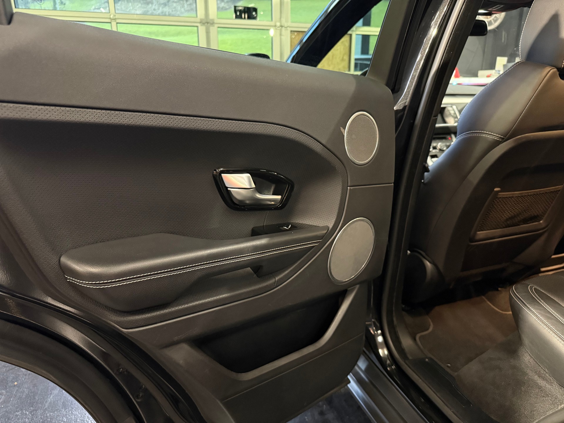LAND ROVER Range Rover Evoque 2.0 Si4 Dynamic AT9-image-23