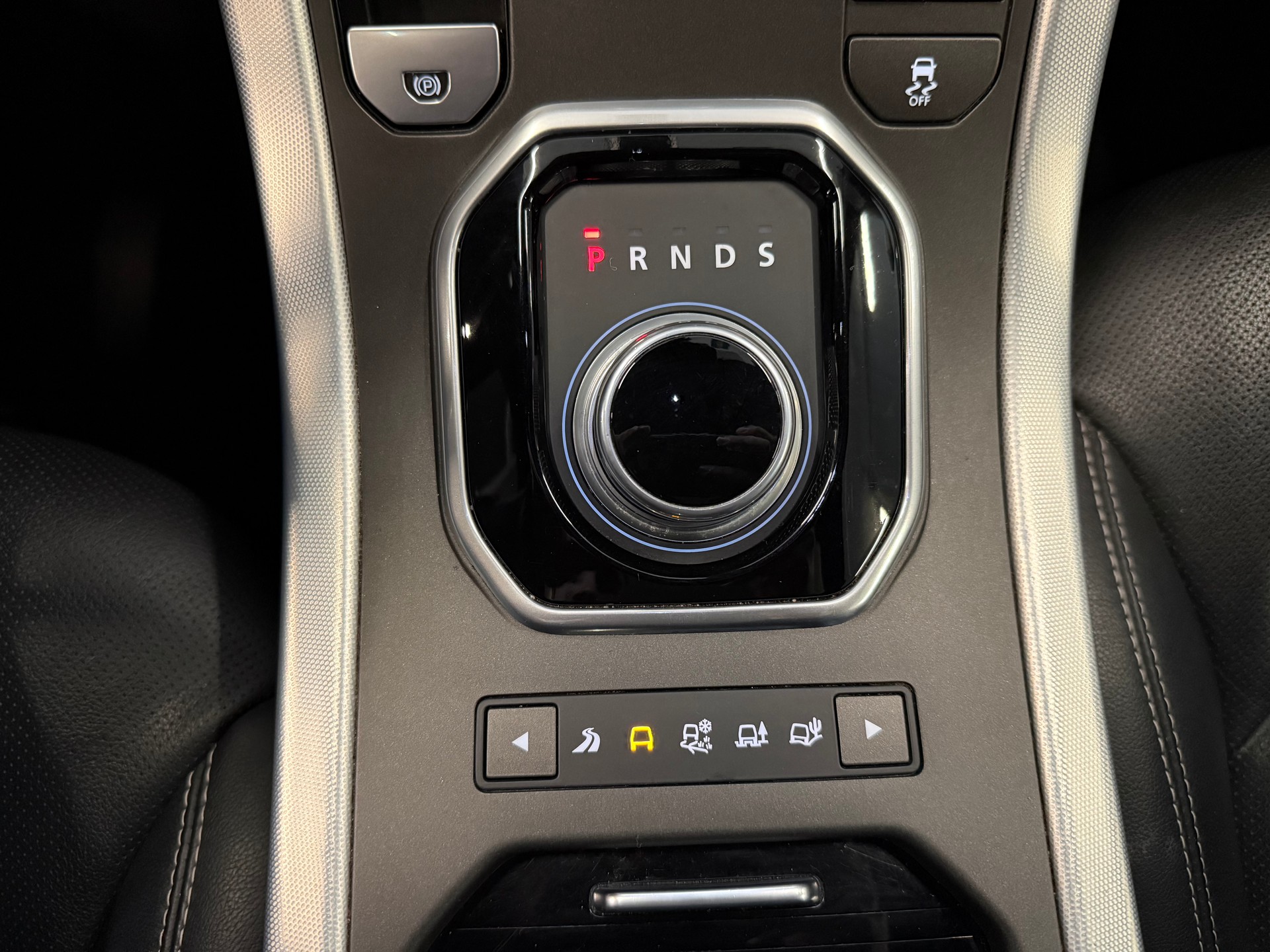 LAND ROVER Range Rover Evoque 2.0 Si4 Dynamic AT9-image-21