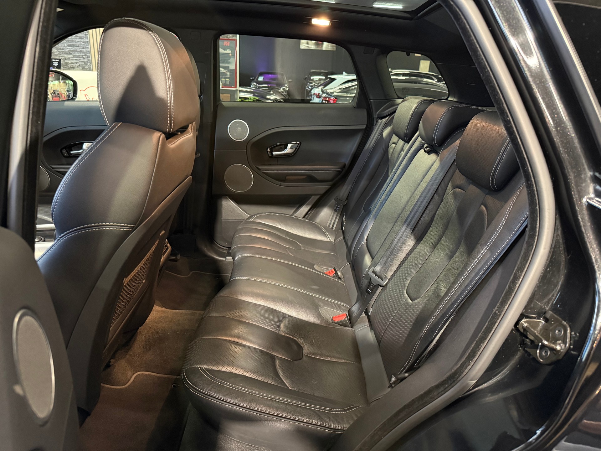 LAND ROVER Range Rover Evoque 2.0 Si4 Dynamic AT9-image-26