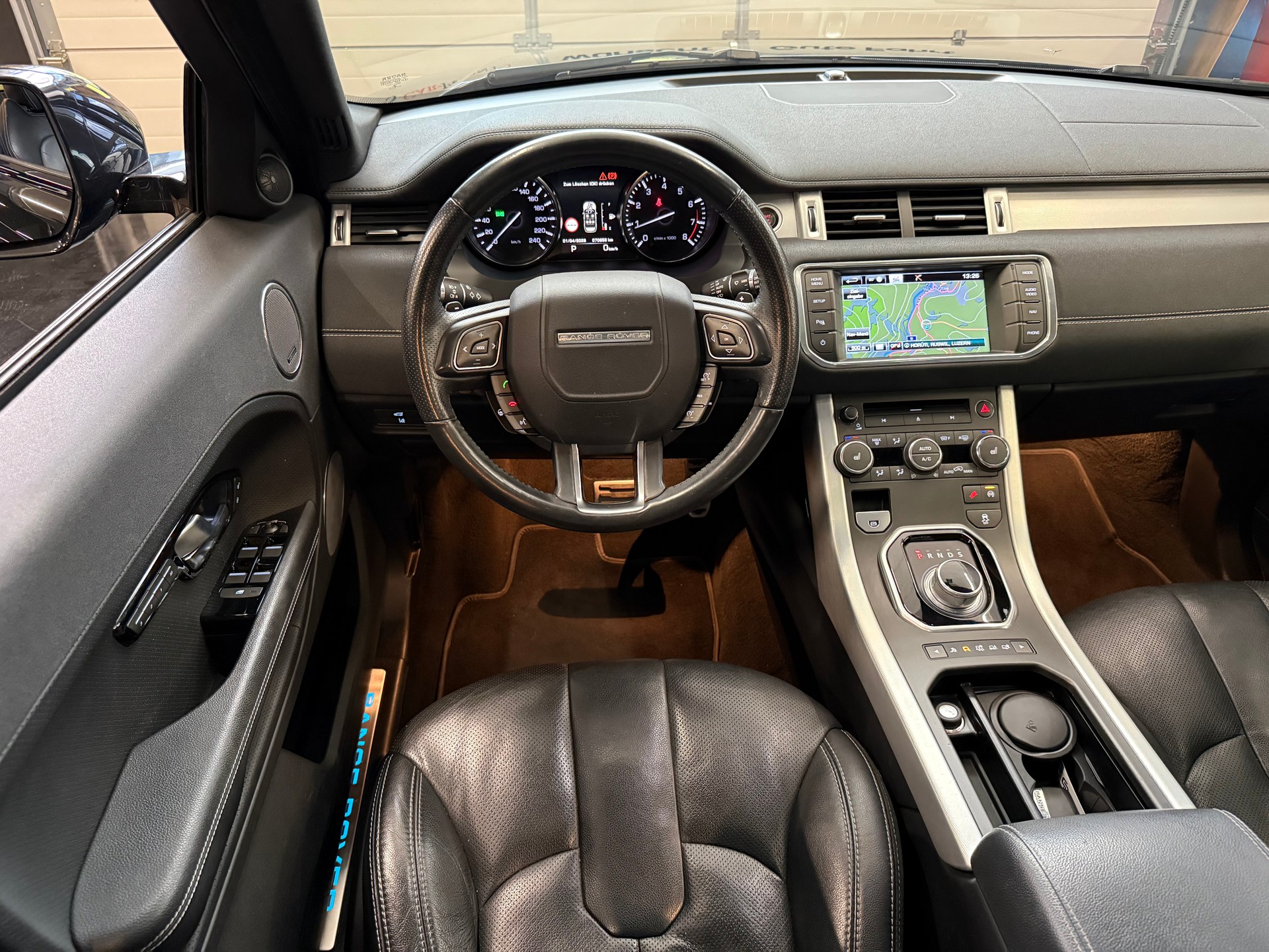 LAND ROVER Range Rover Evoque 2.0 Si4 Dynamic AT9-image-9