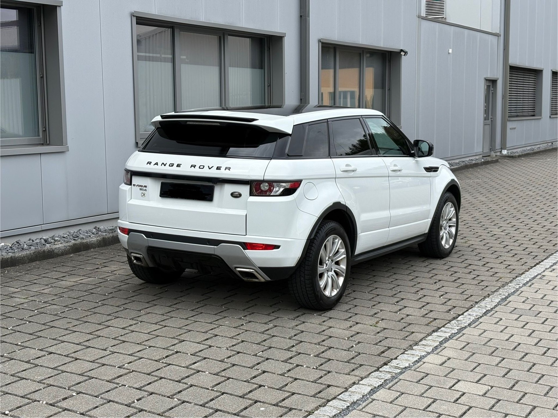 LAND ROVER Range Rover Evoque 2.2 SD4 Prestige AT6-image-3