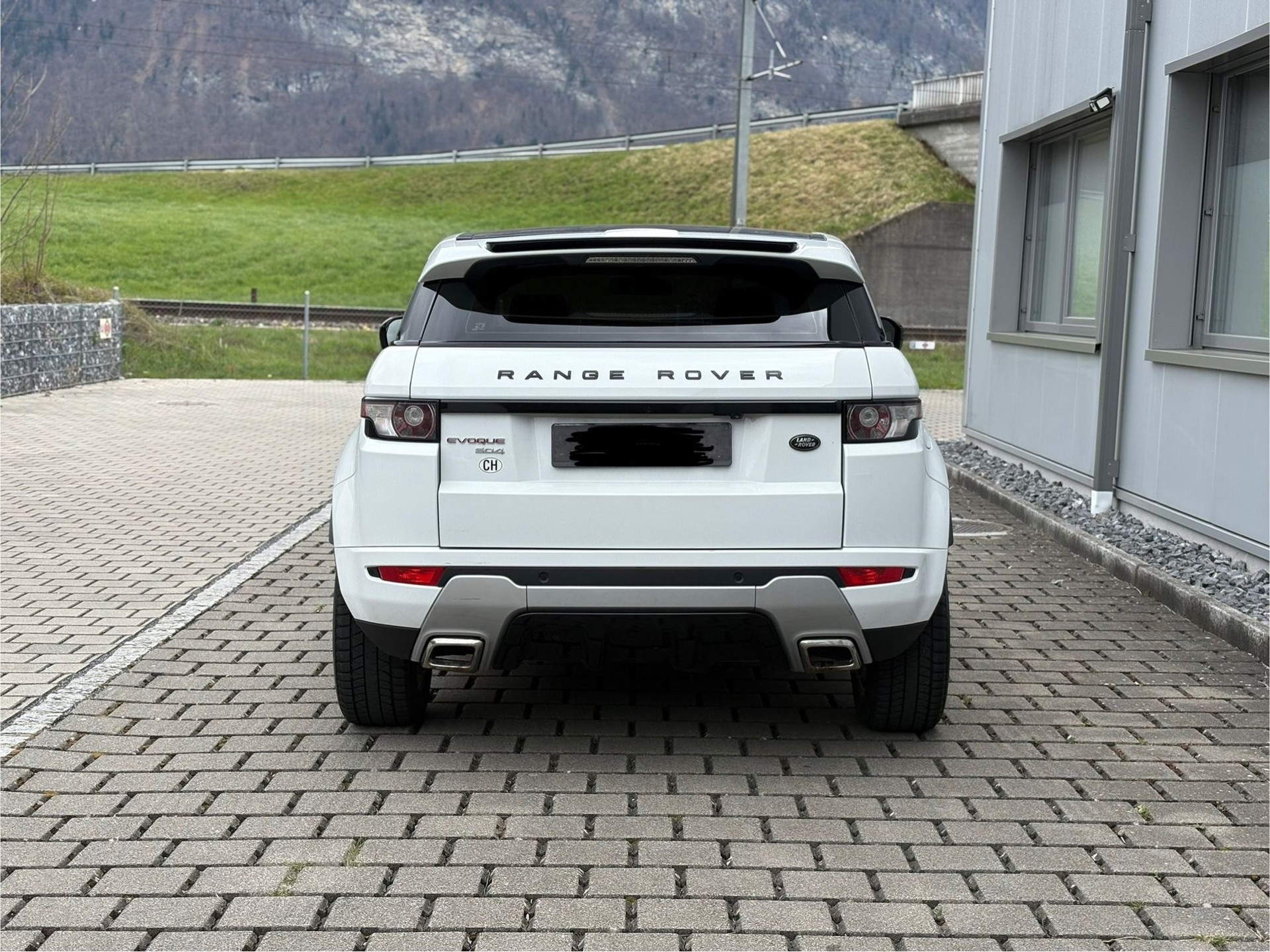 LAND ROVER Range Rover Evoque 2.2 SD4 Prestige AT6-image-4