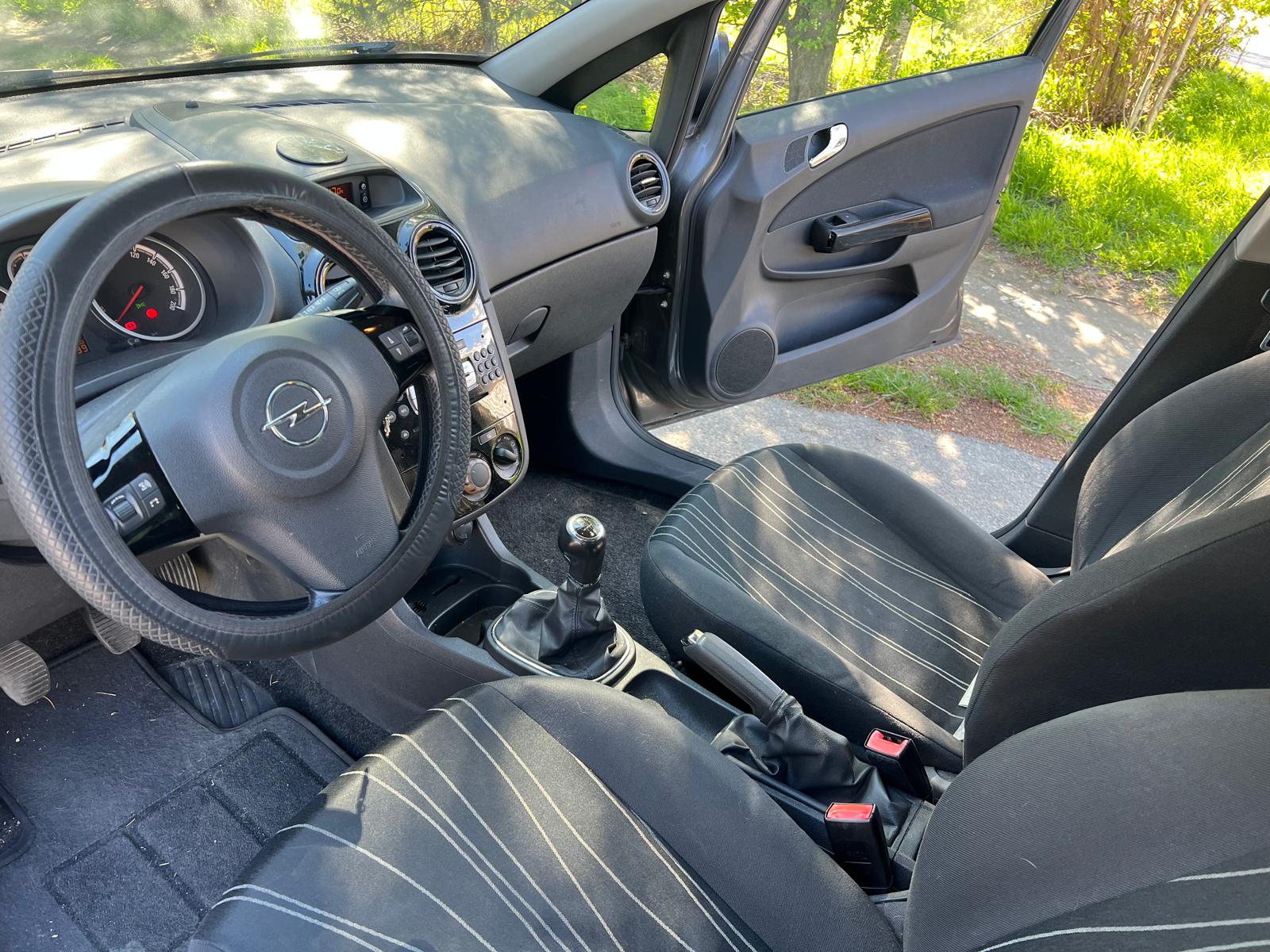 OPEL Corsa 1.4 TP Anniversary-image-5