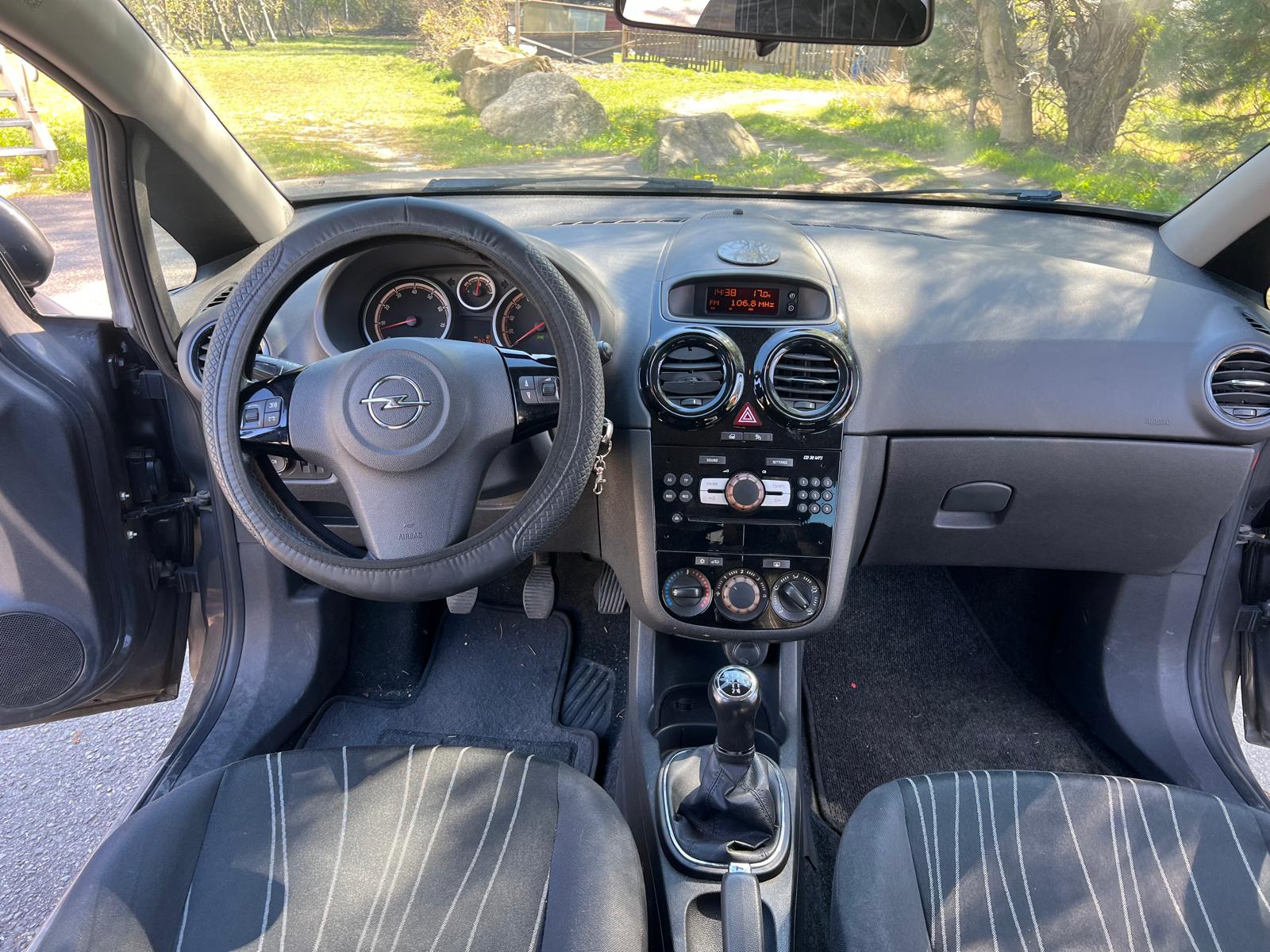 OPEL Corsa 1.4 TP Anniversary-image-8