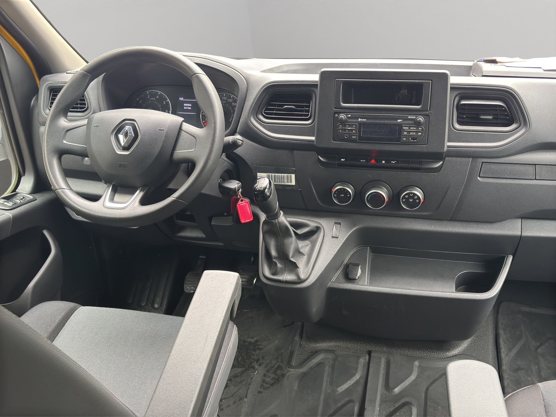 RENAULT Master T35 2.3dCi 135 L3H3-image-8