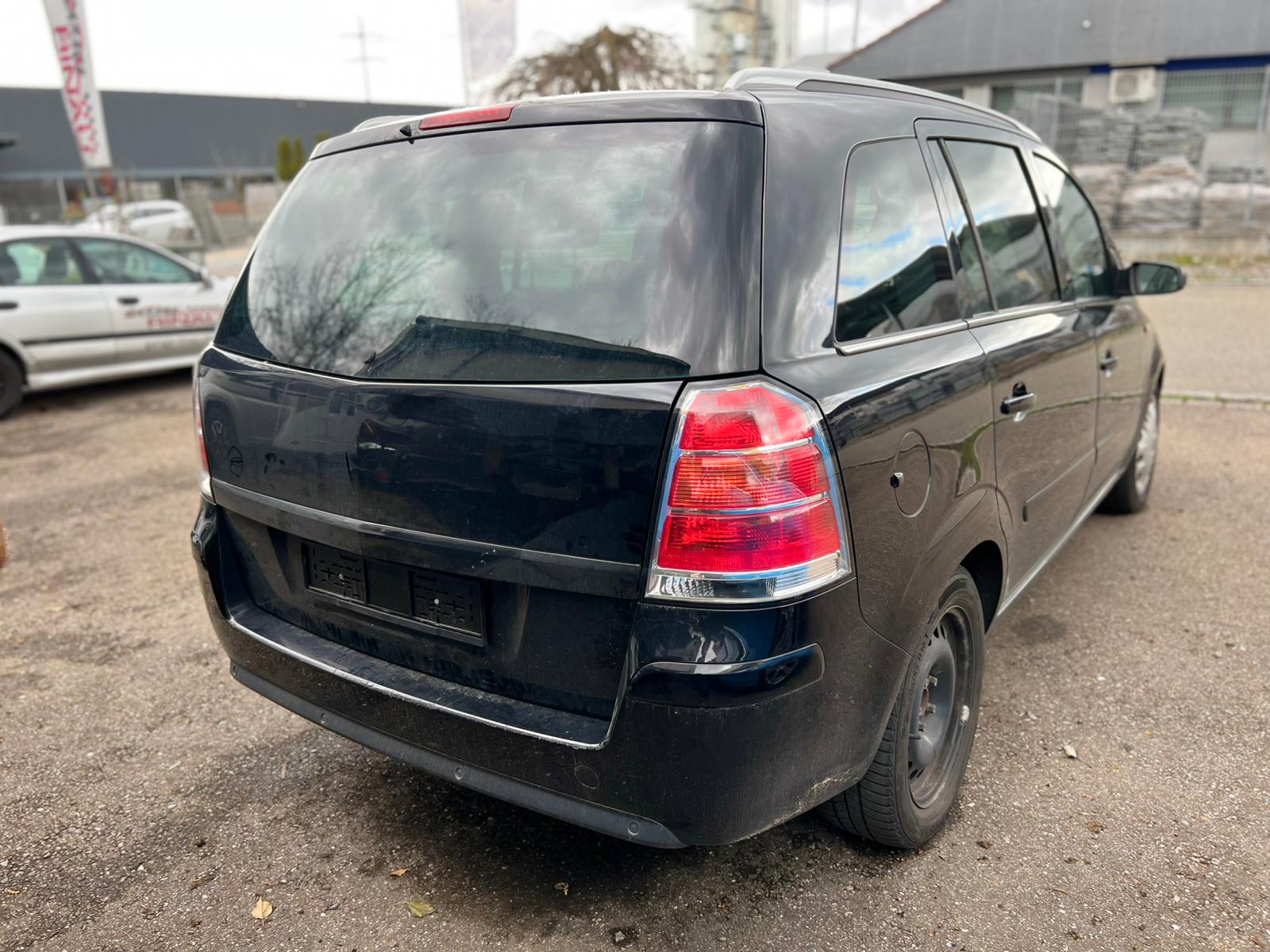 OPEL Zafira 2.2i 16V Enjoy-image-6