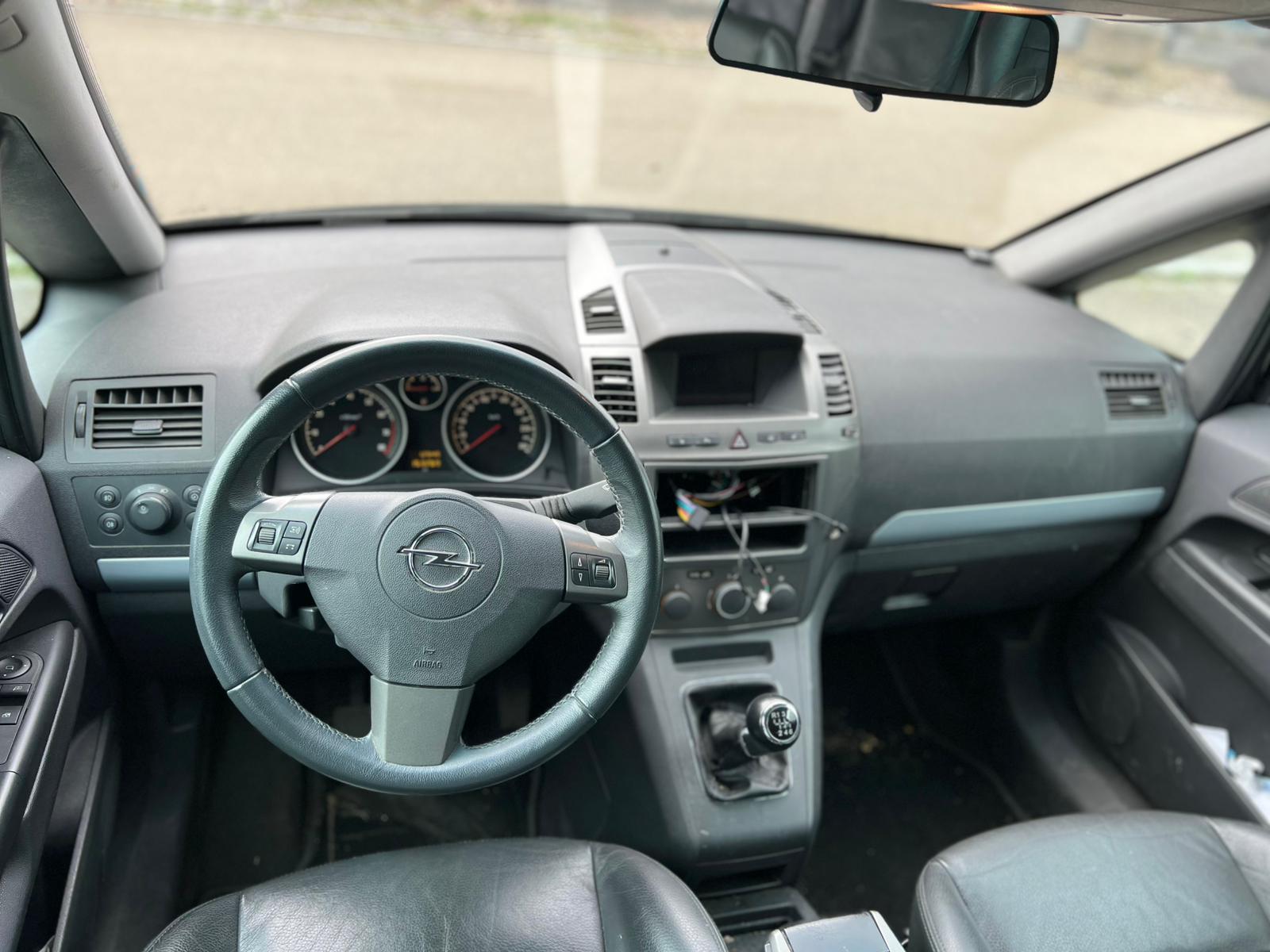 OPEL Zafira 2.2i 16V Enjoy-image-8