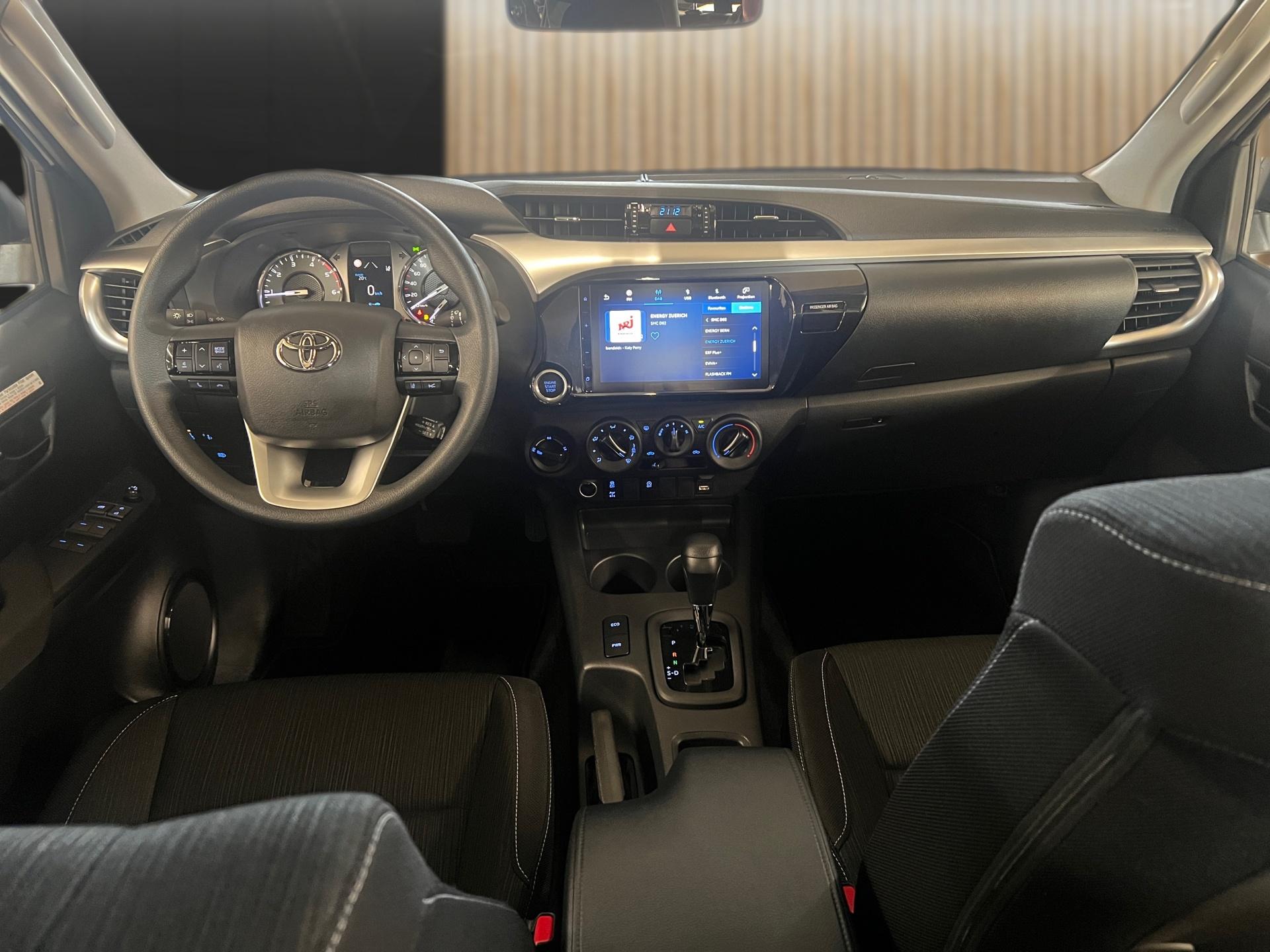 TOYOTA Hilux Double Cab.-Pick-up 2.4 D-4D 150 Comfort-image-11