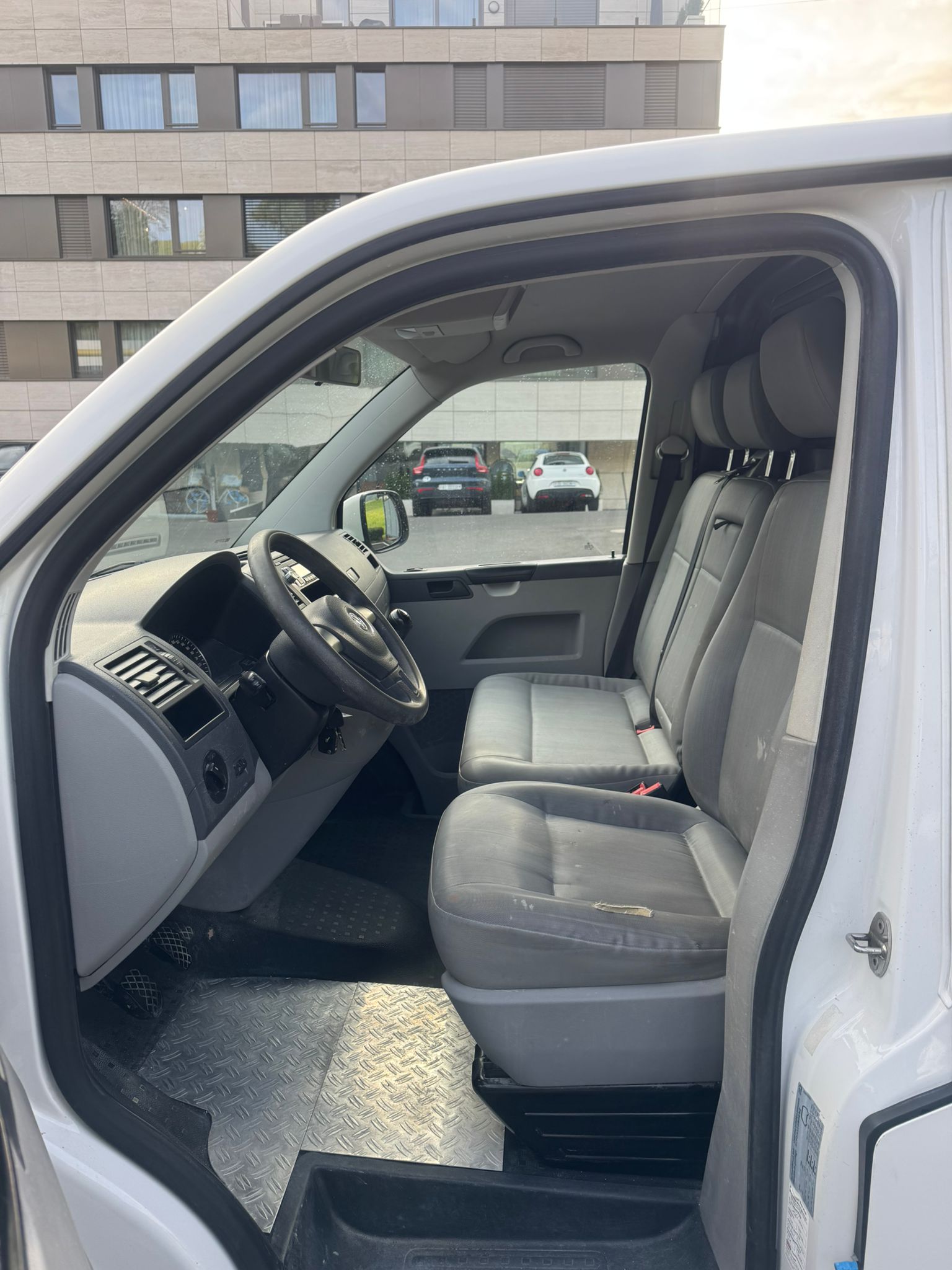 VW T5 2.0 TDI-image-6