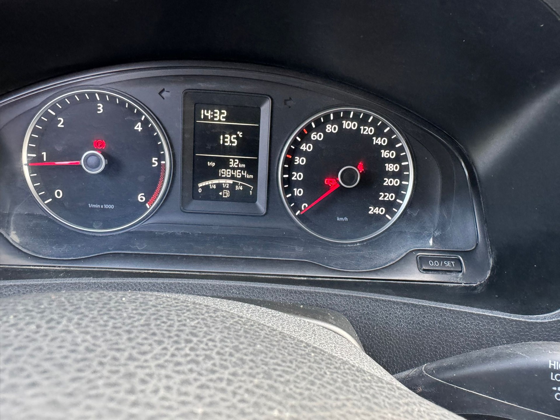 VW T5 2.0 TDI-image-9