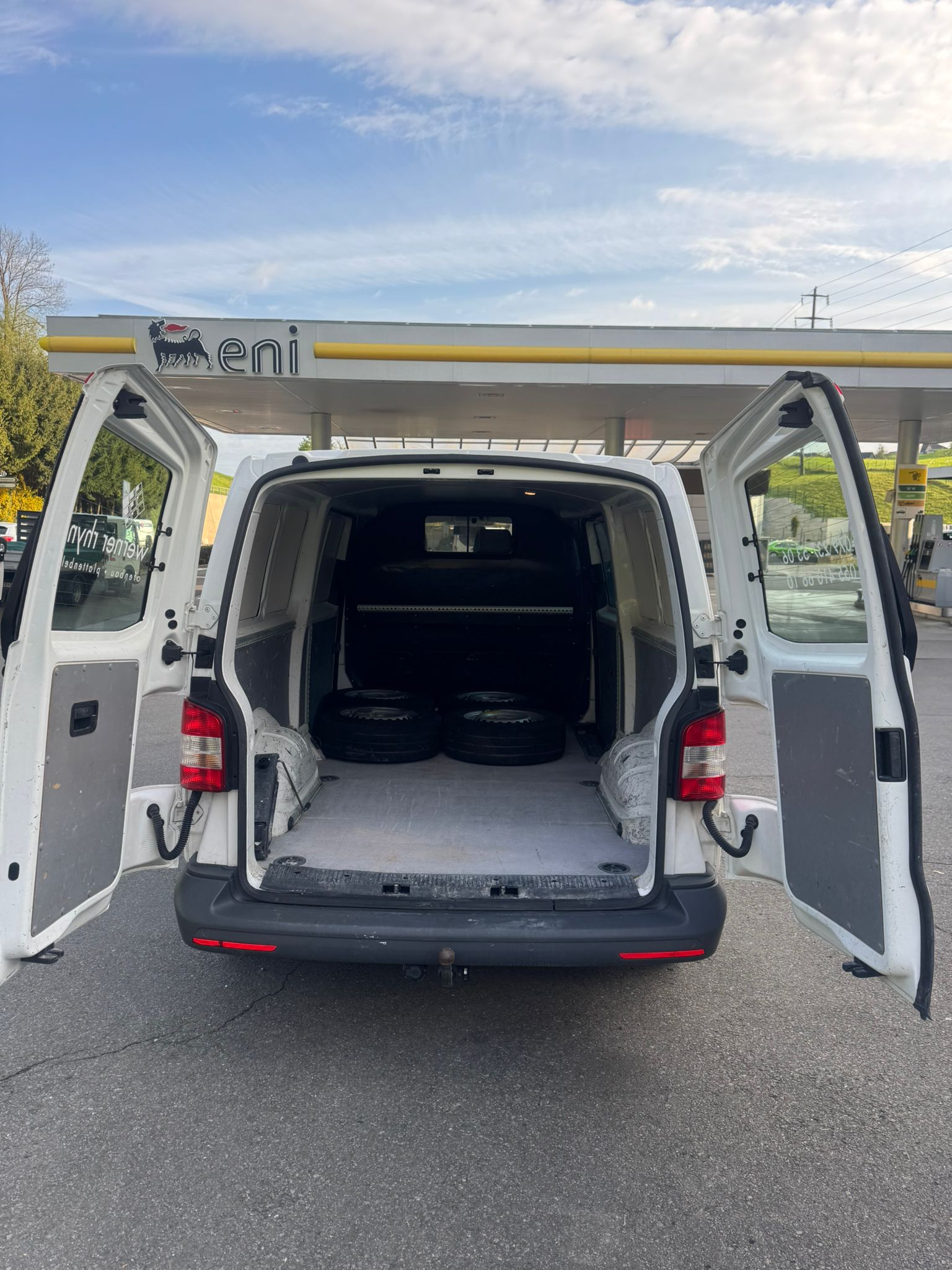 VW T5 2.0 TDI-image-5