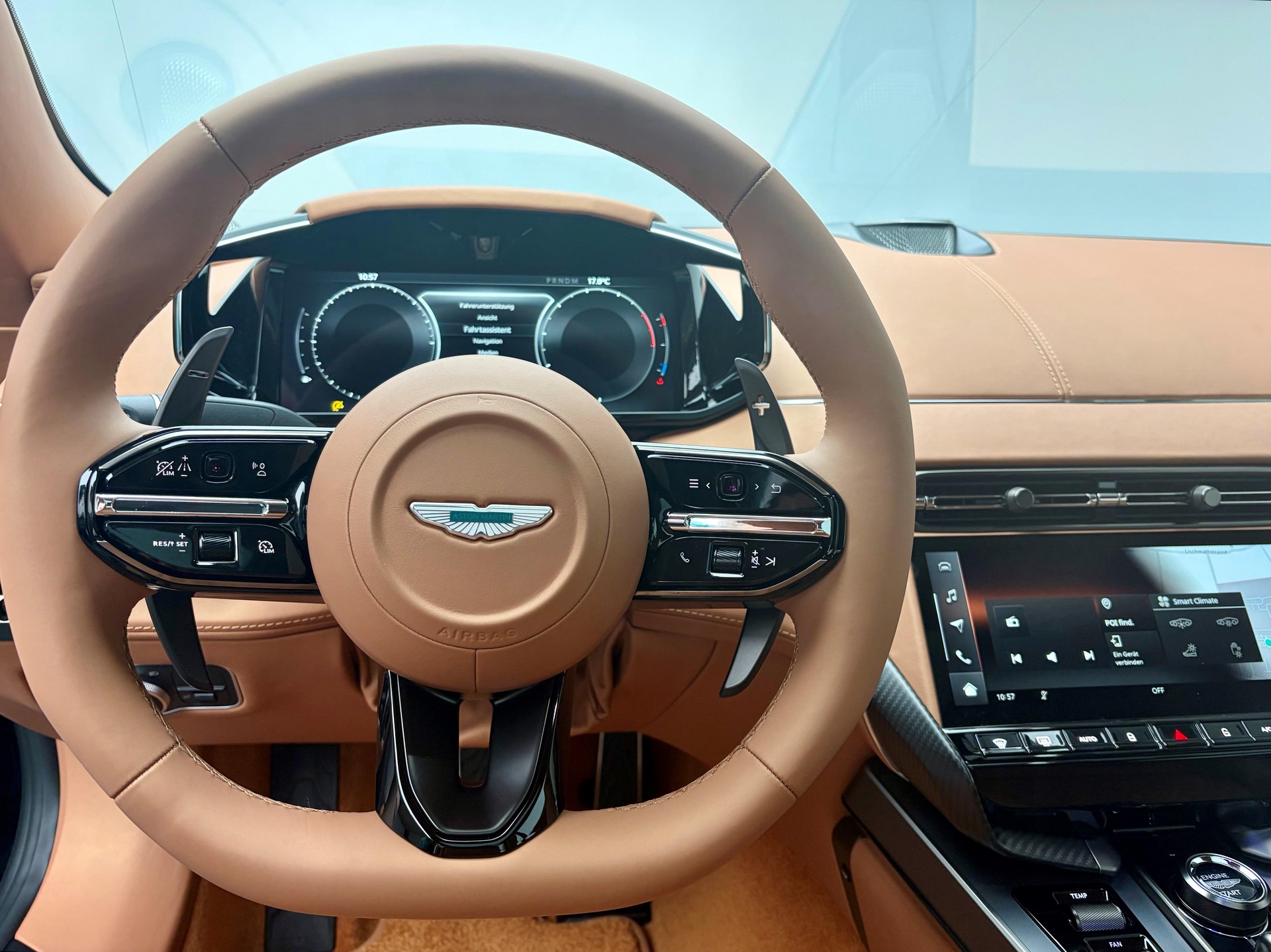 ASTON MARTIN Vanquish 5.2 V12 Bi-Turbo-image-6