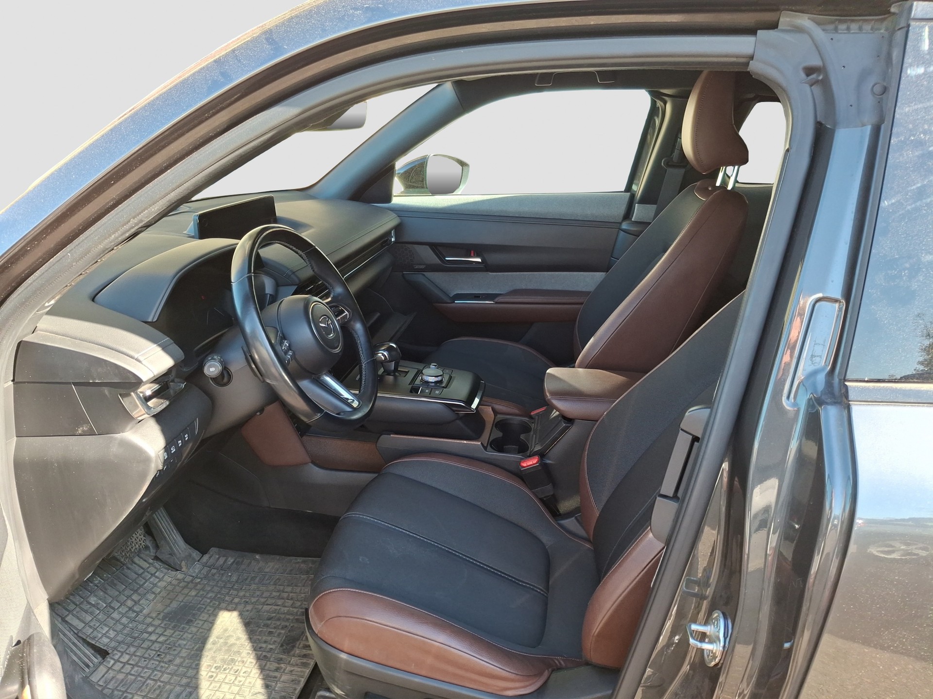 MAZDA MX-30 e-Skyactiv Revolution-image-9